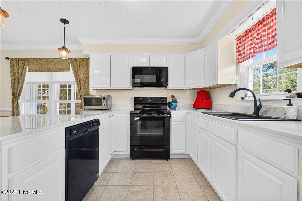 100533045 | Photo 35