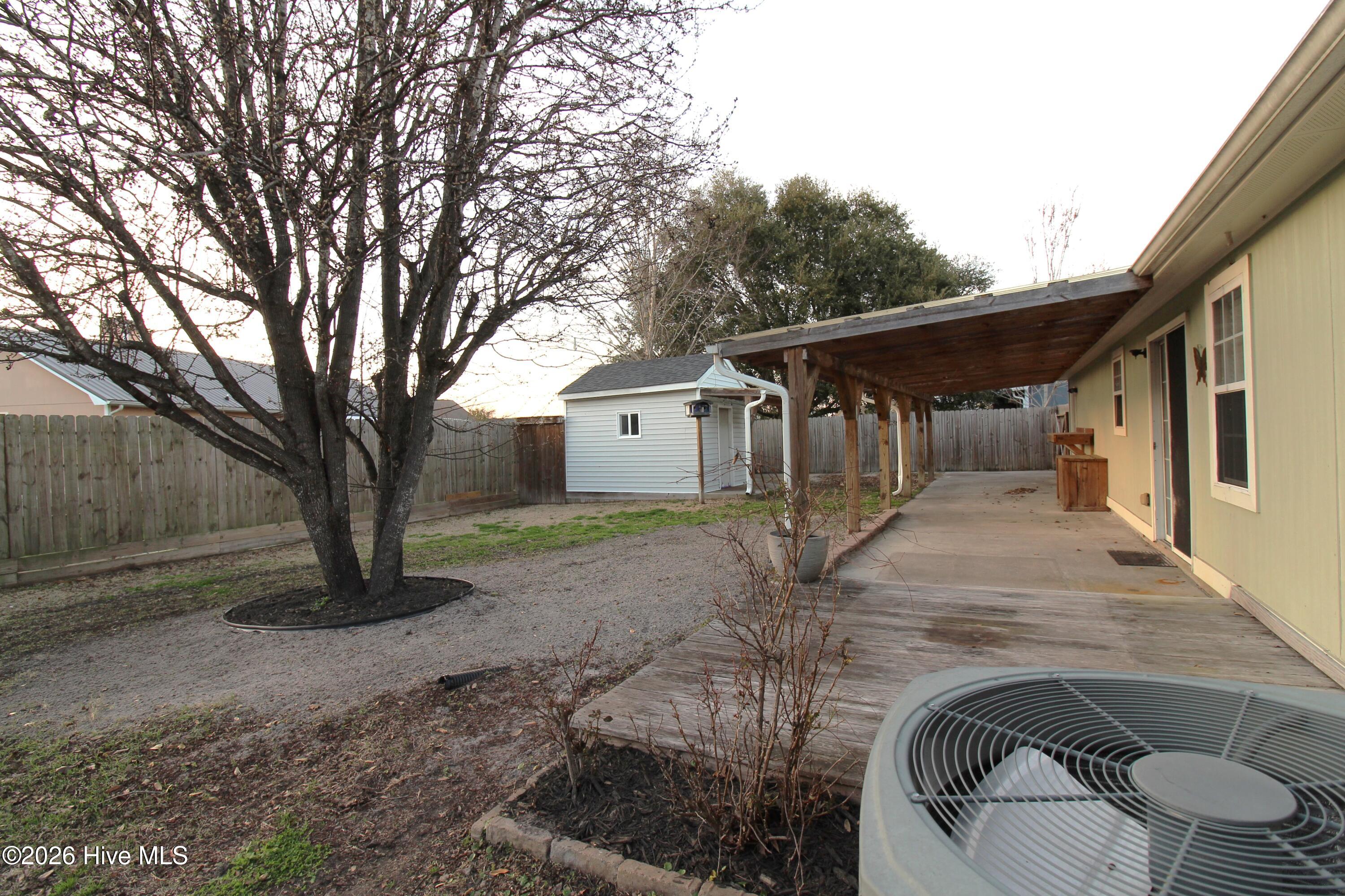 100558935 | Photo 50