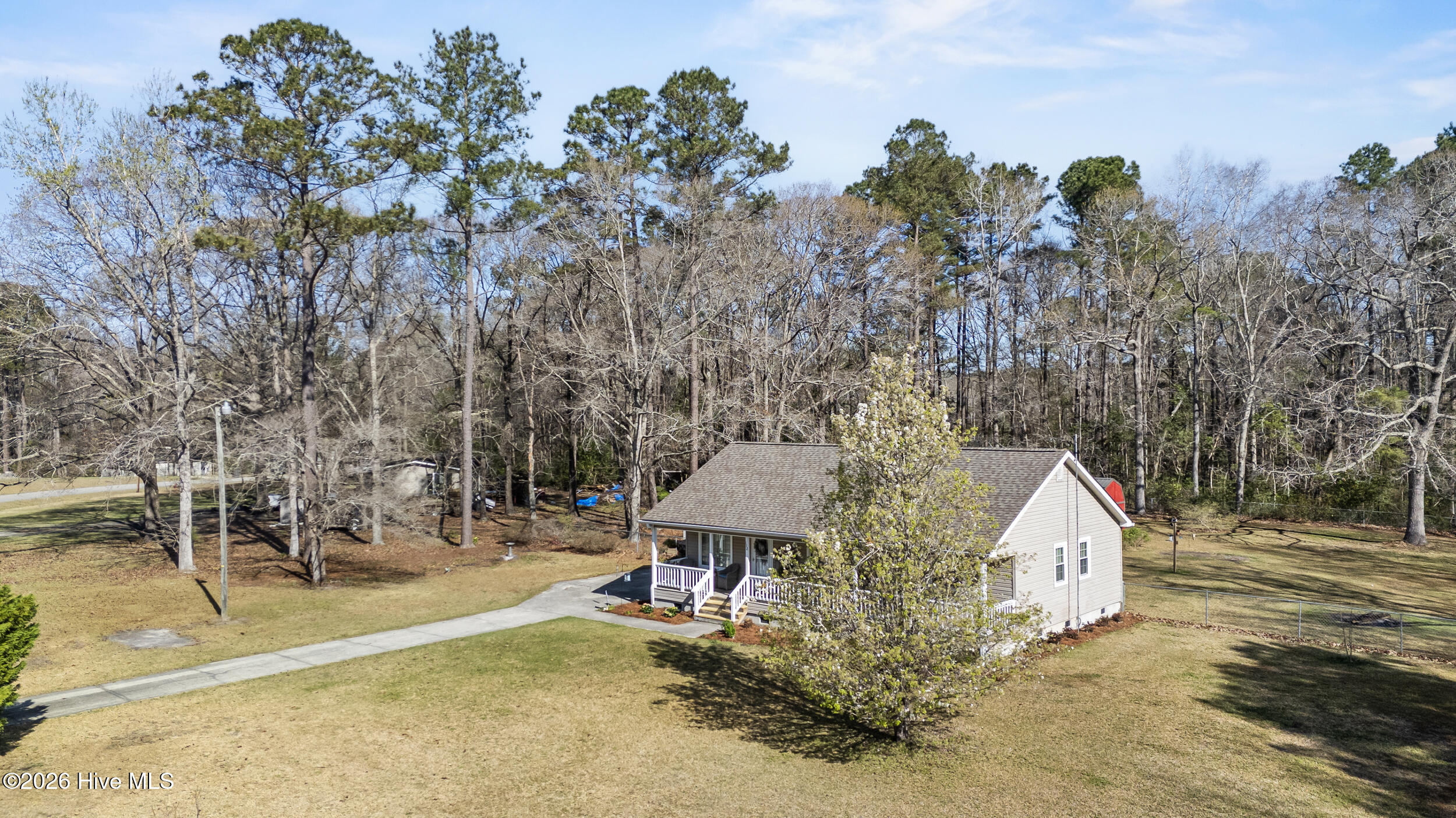 100560402 | Photo 42