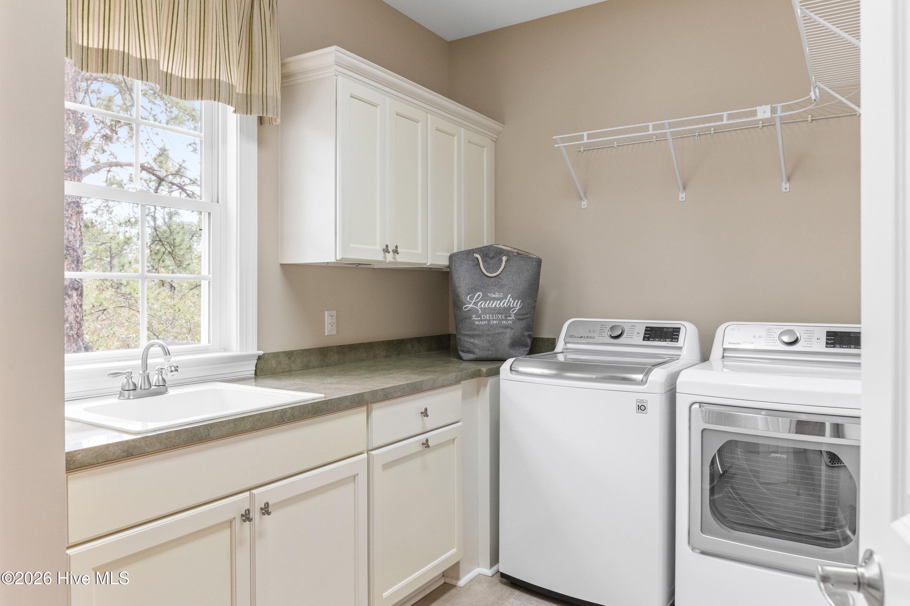 100560596 | Photo 39