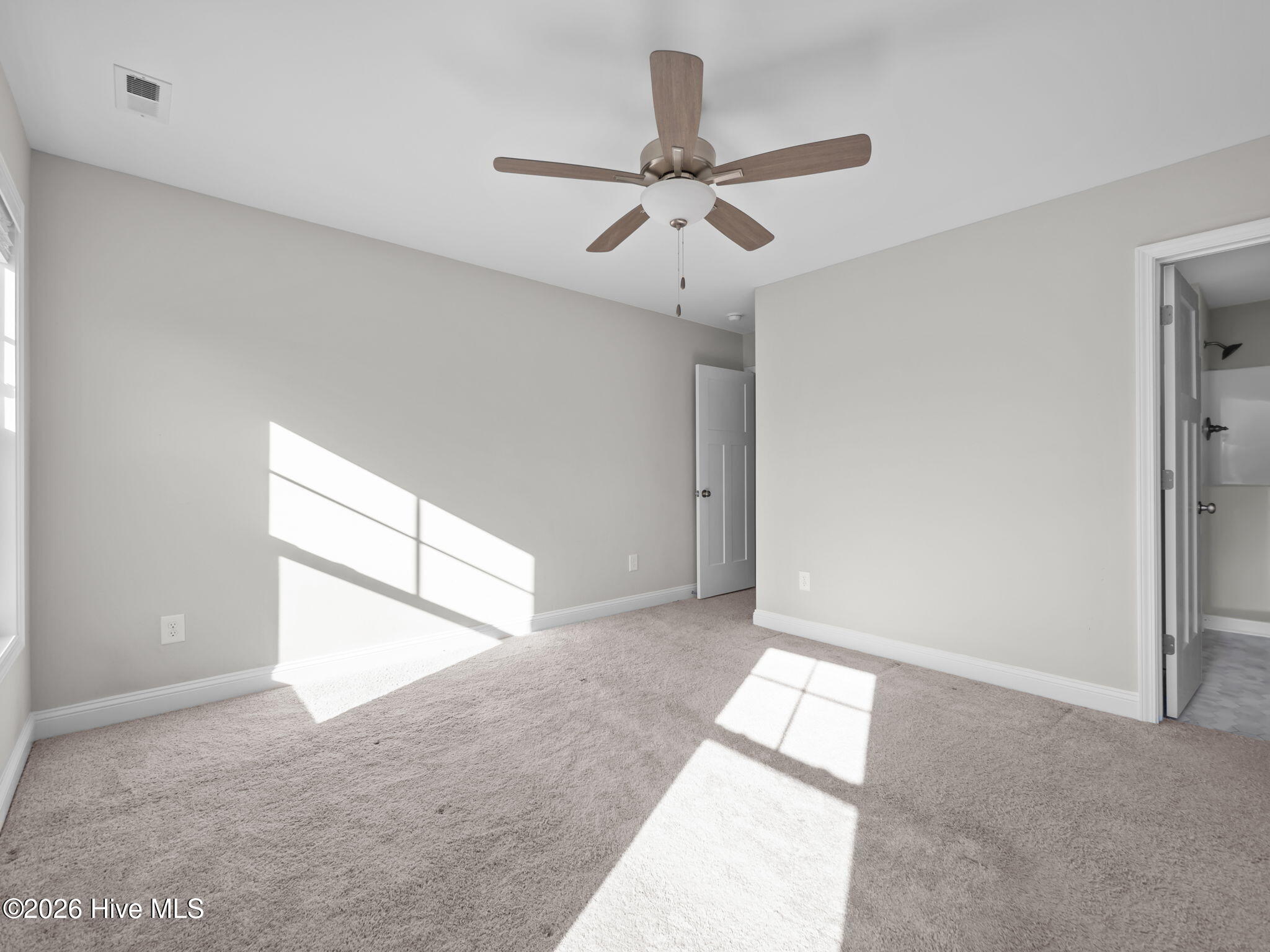 100555227 | Photo 22