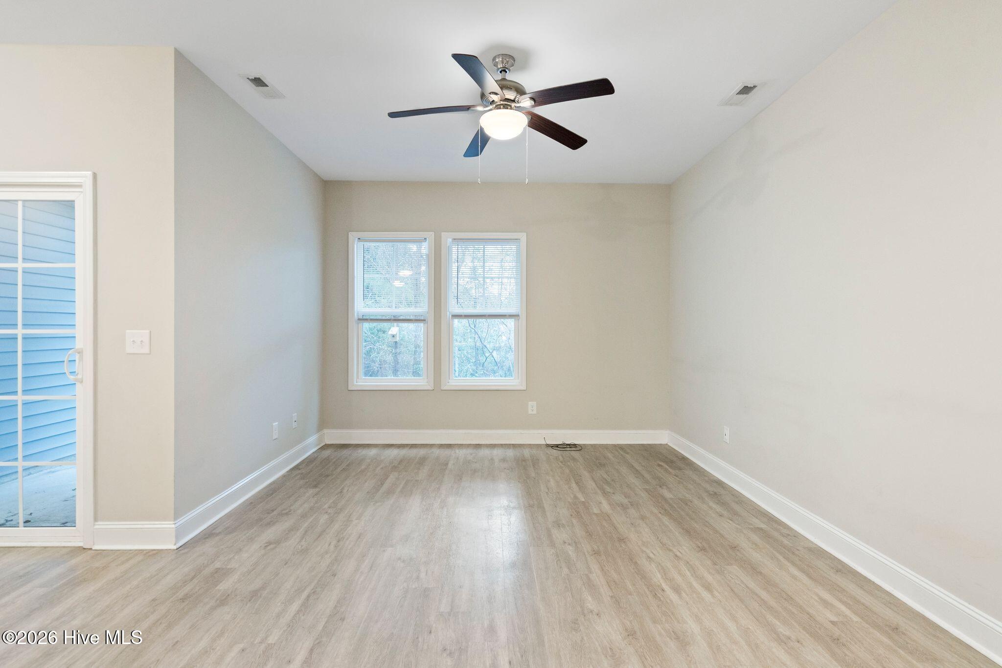 100557432 | Photo 14