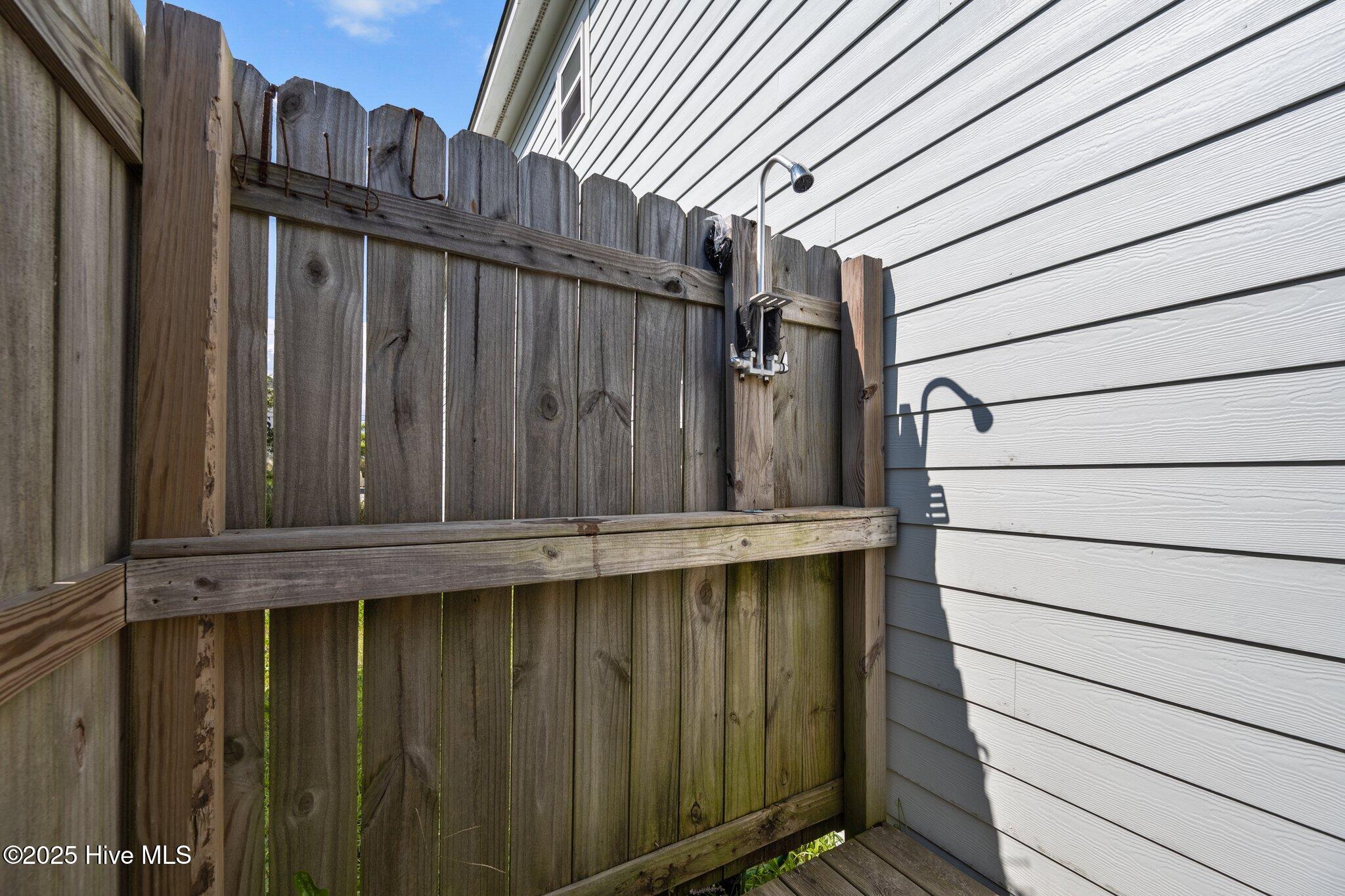 100501039 | Photo 38