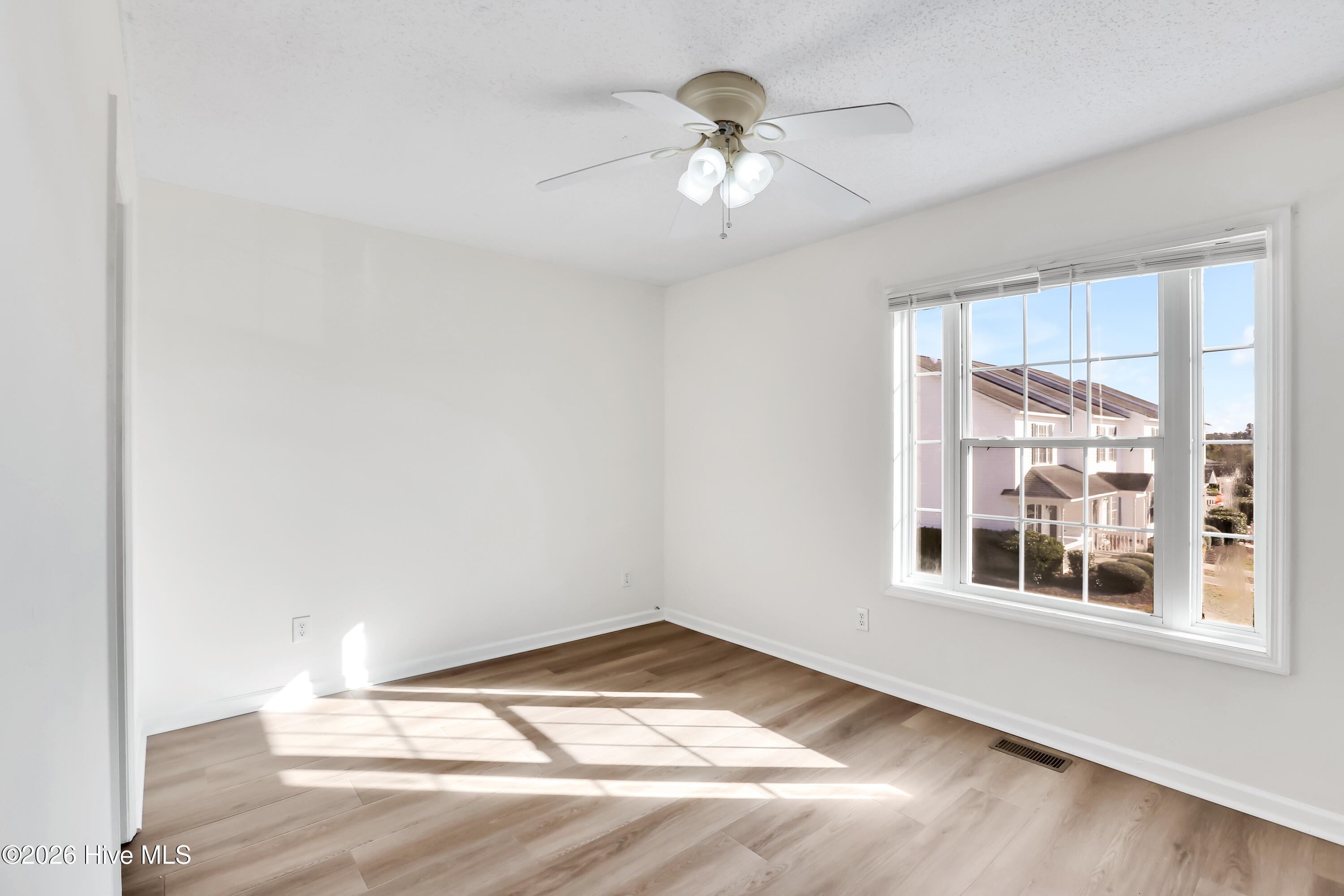 100551471 | Photo 17