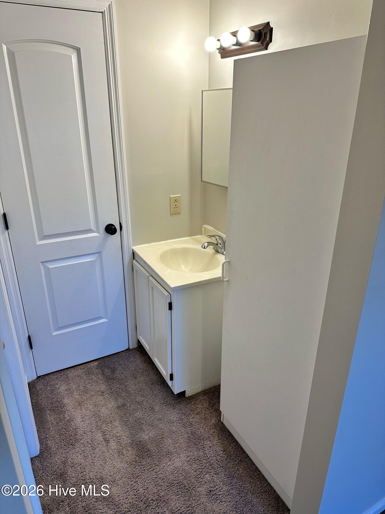 100553426 | Photo 12