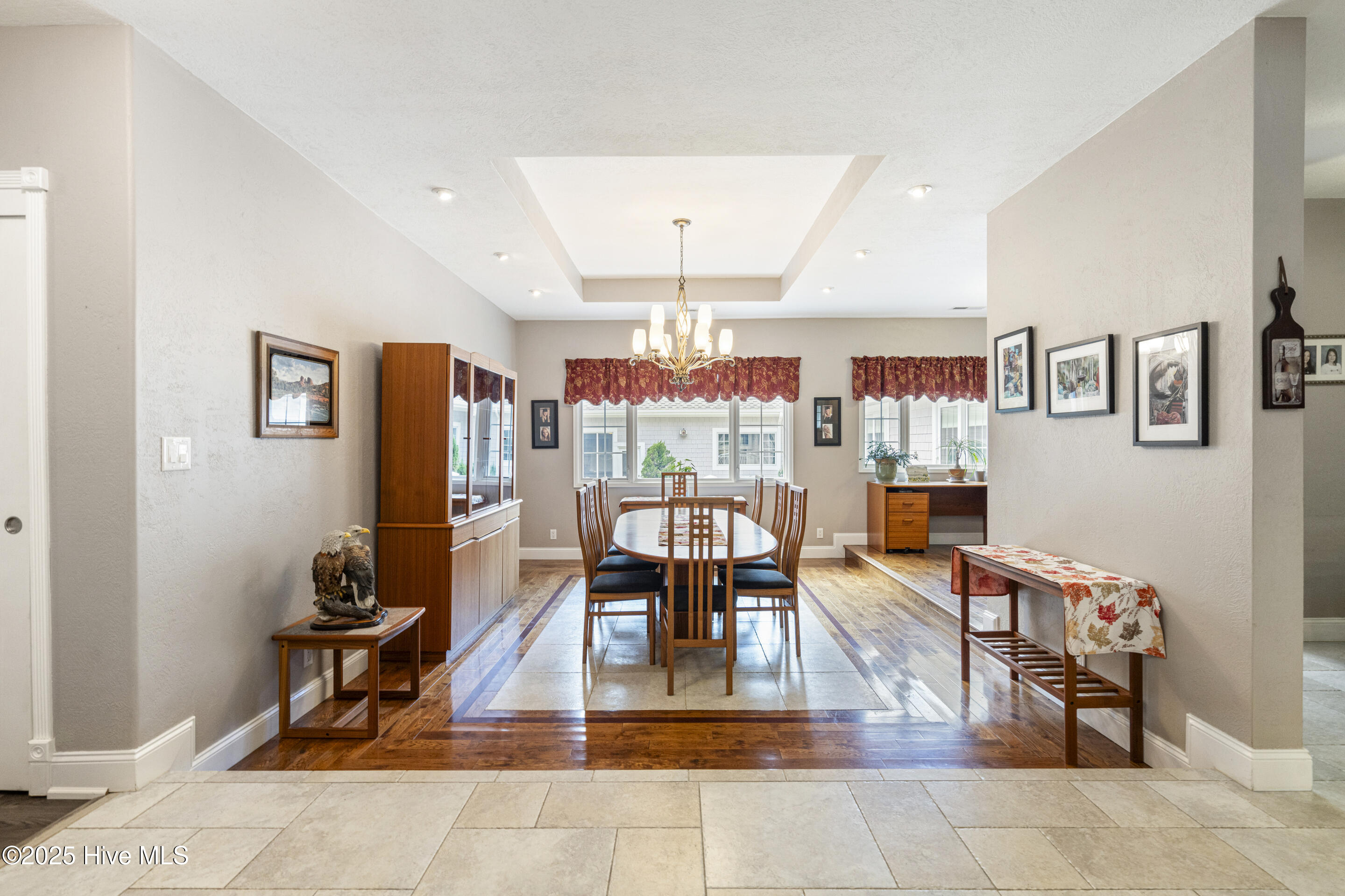 100569480 | Photo 12