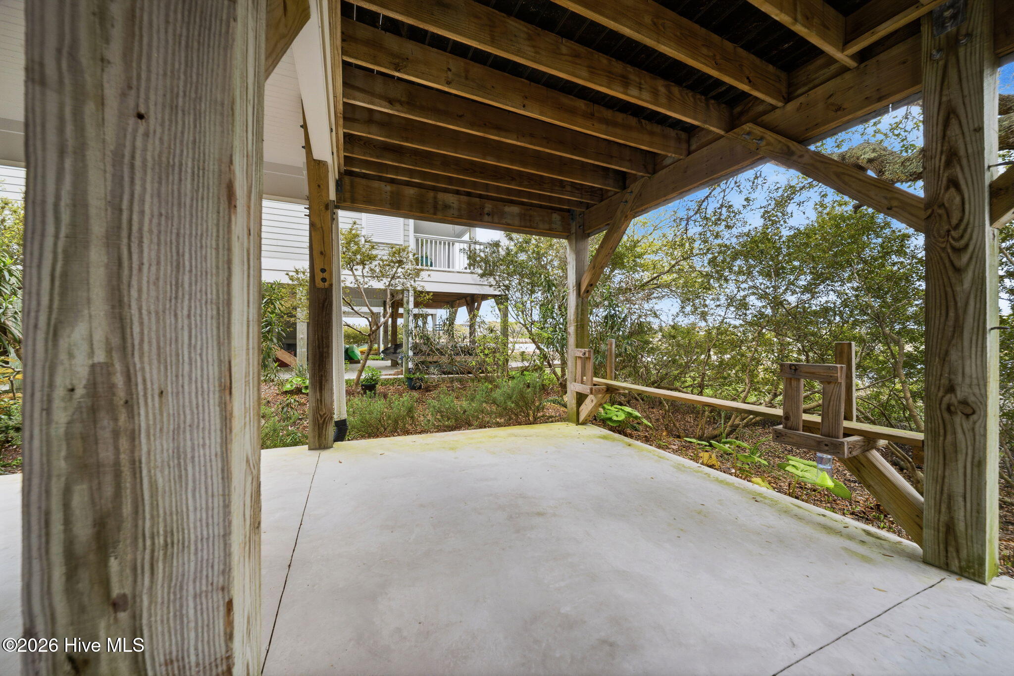 100566136 | Photo 65