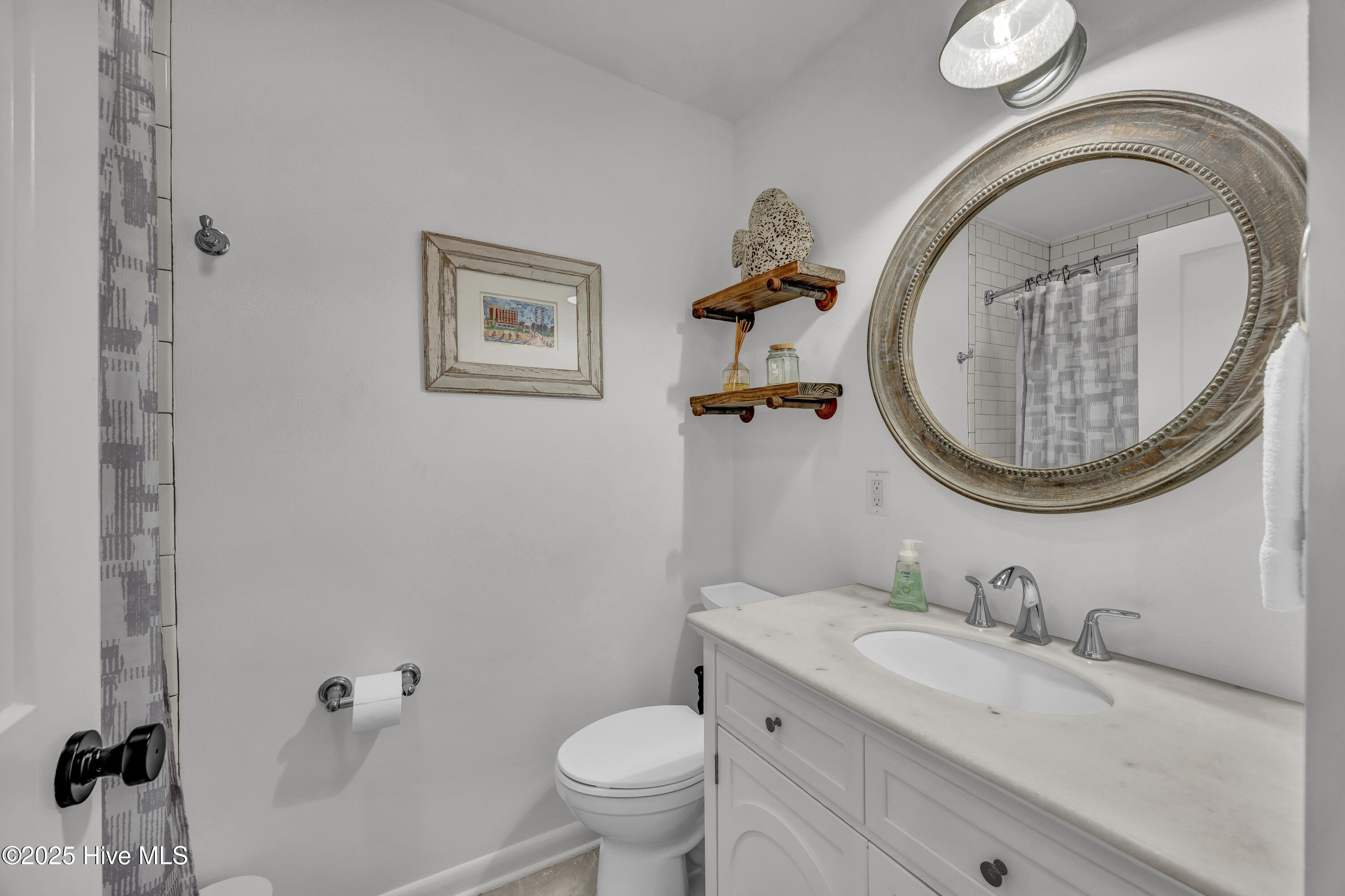 100541190 | Photo 14