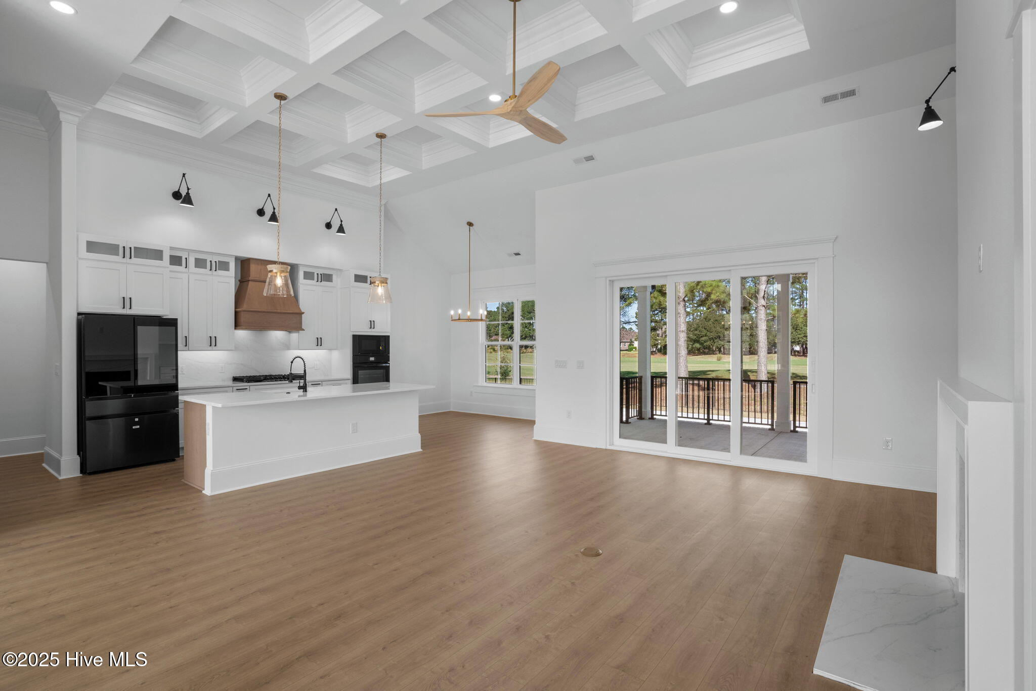 100535498 | Photo 18