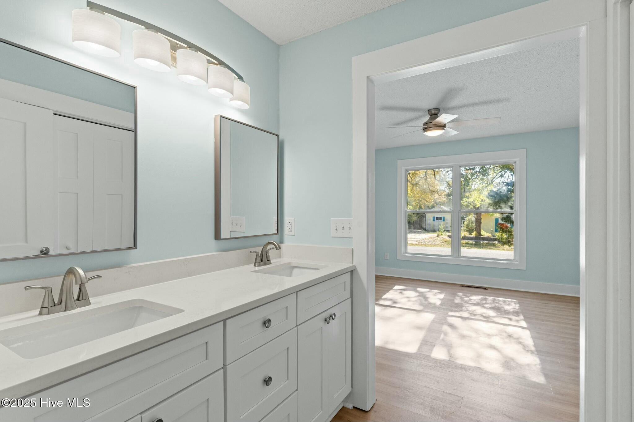 100501746 | Photo 22