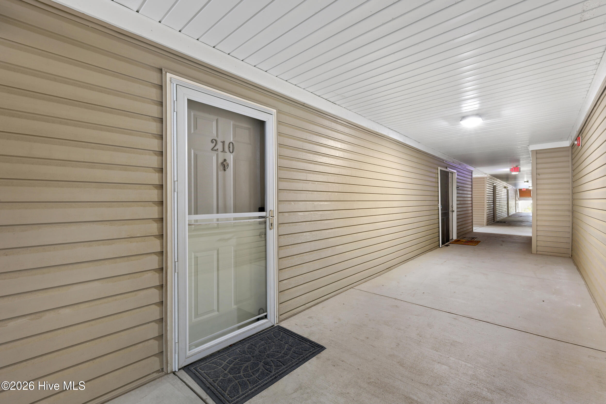 100552778 | Photo 25