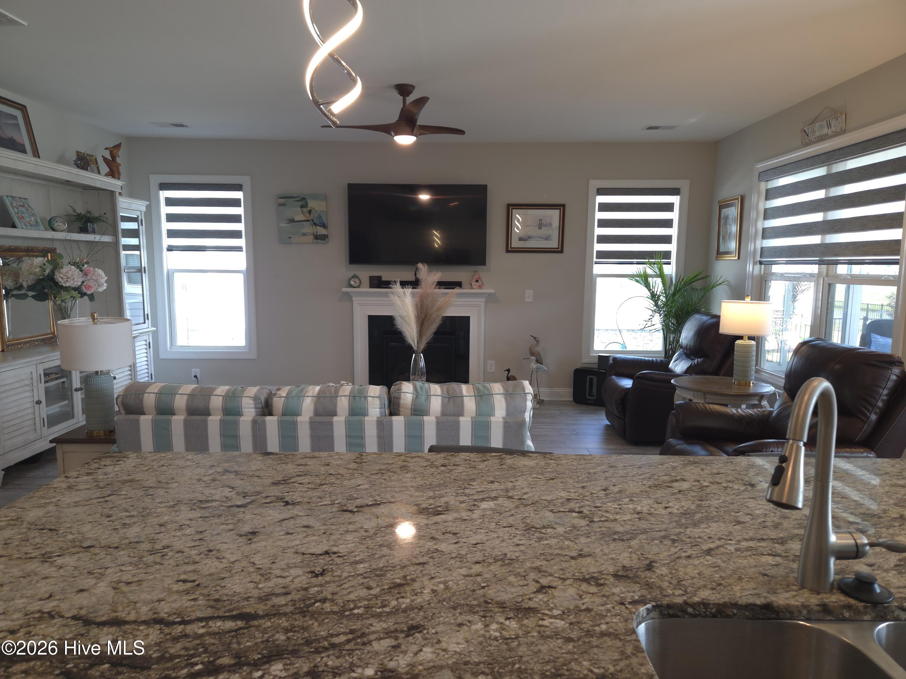 100566407 | Photo 20