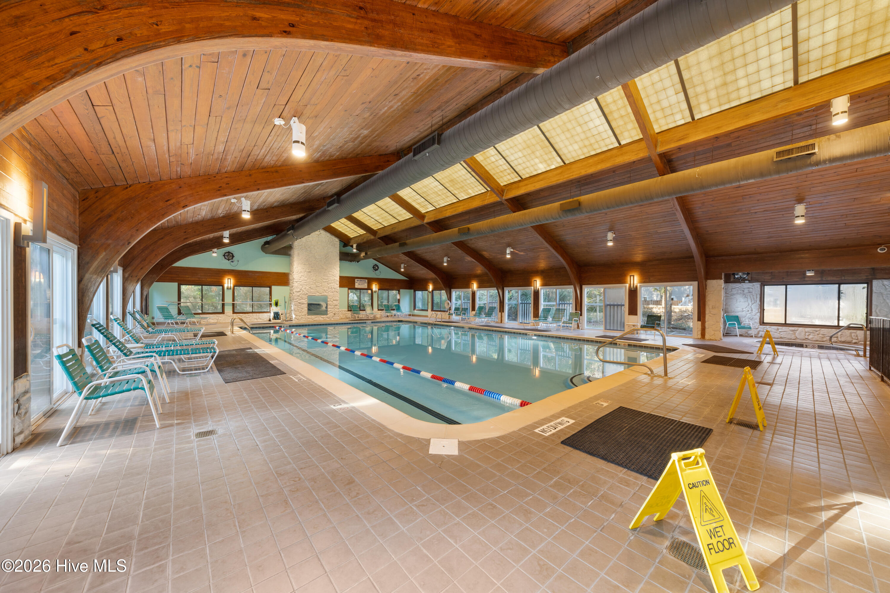 100550071 | Photo 48