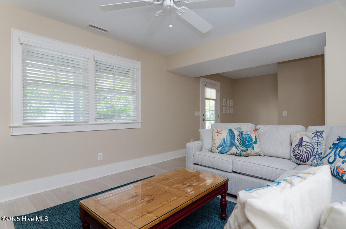 821 Schloss St WB (17)