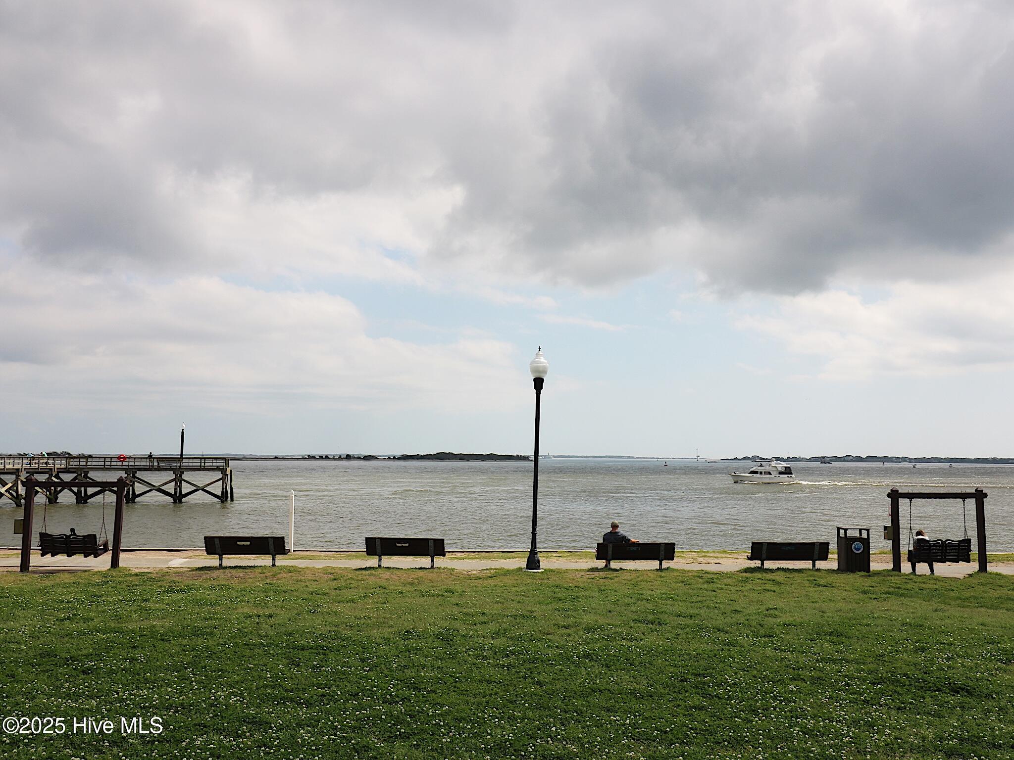 100504796 | Photo 76