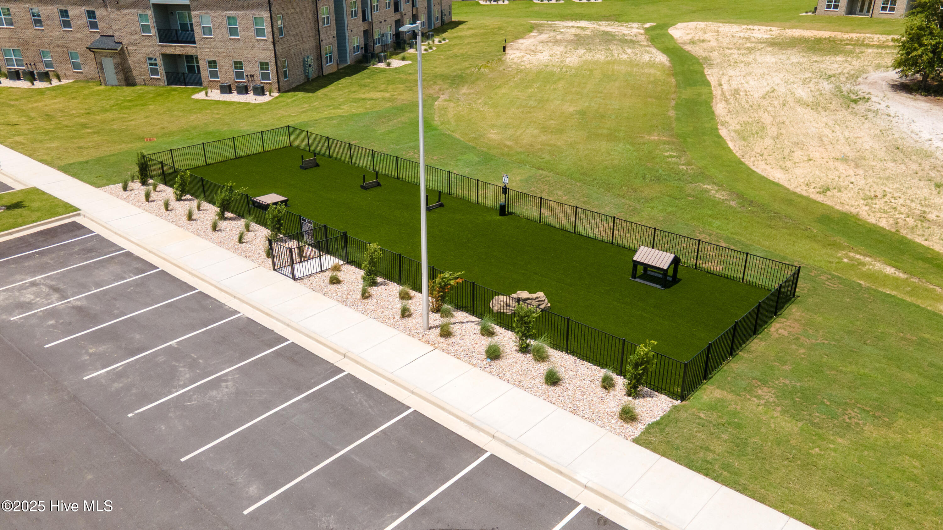 100539900 | Photo 29