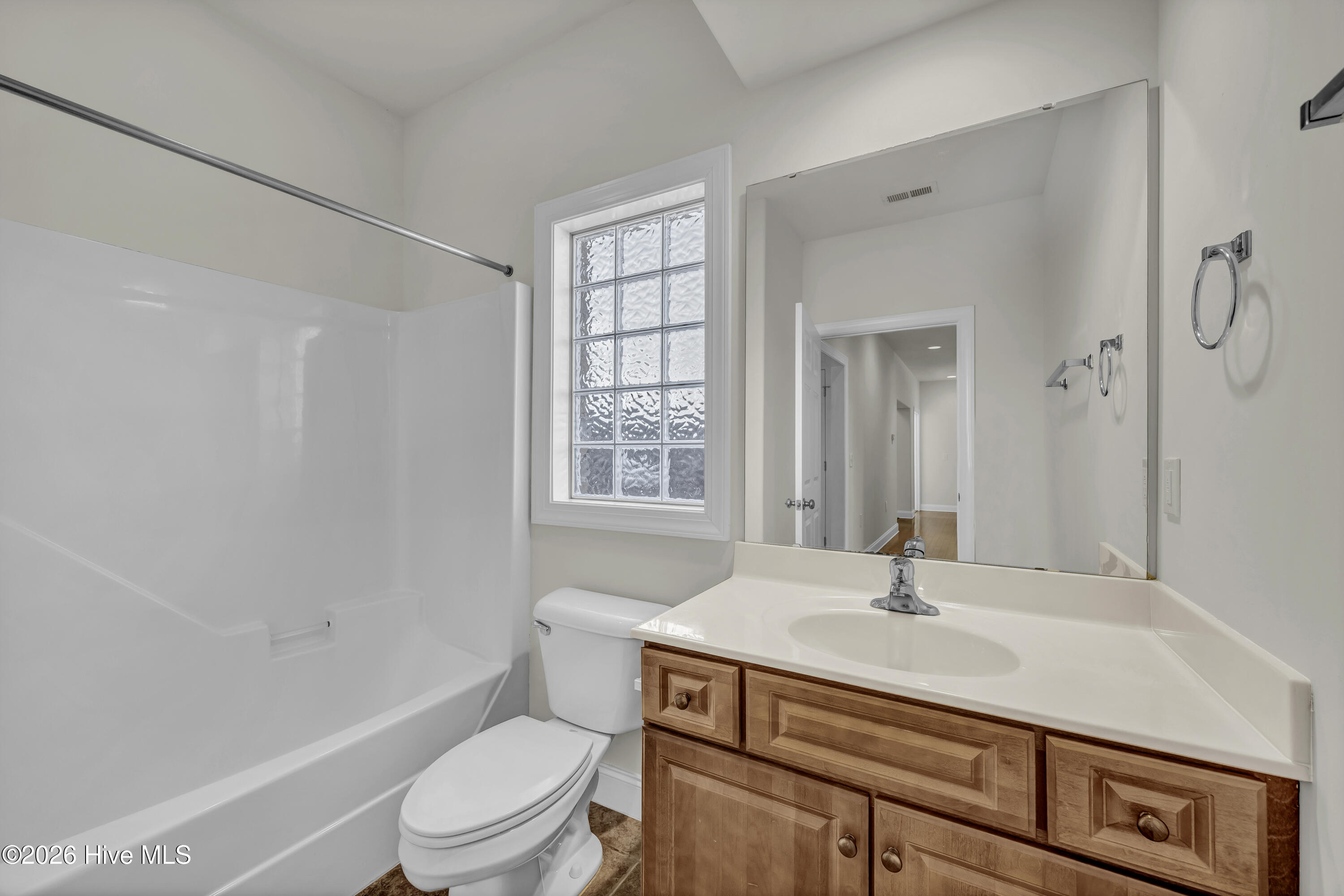 100549247 | Photo 12