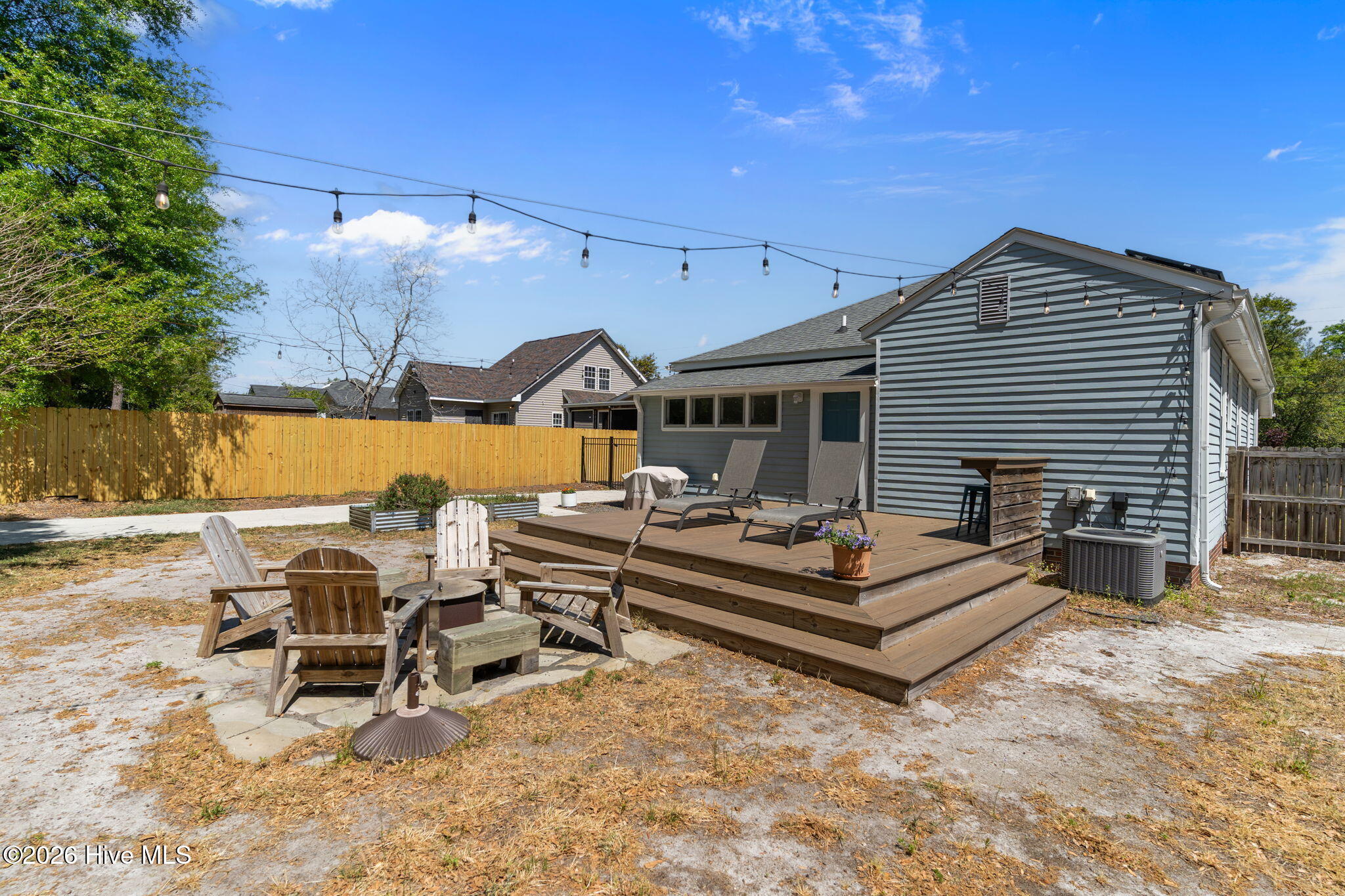 100564930 | Photo 30