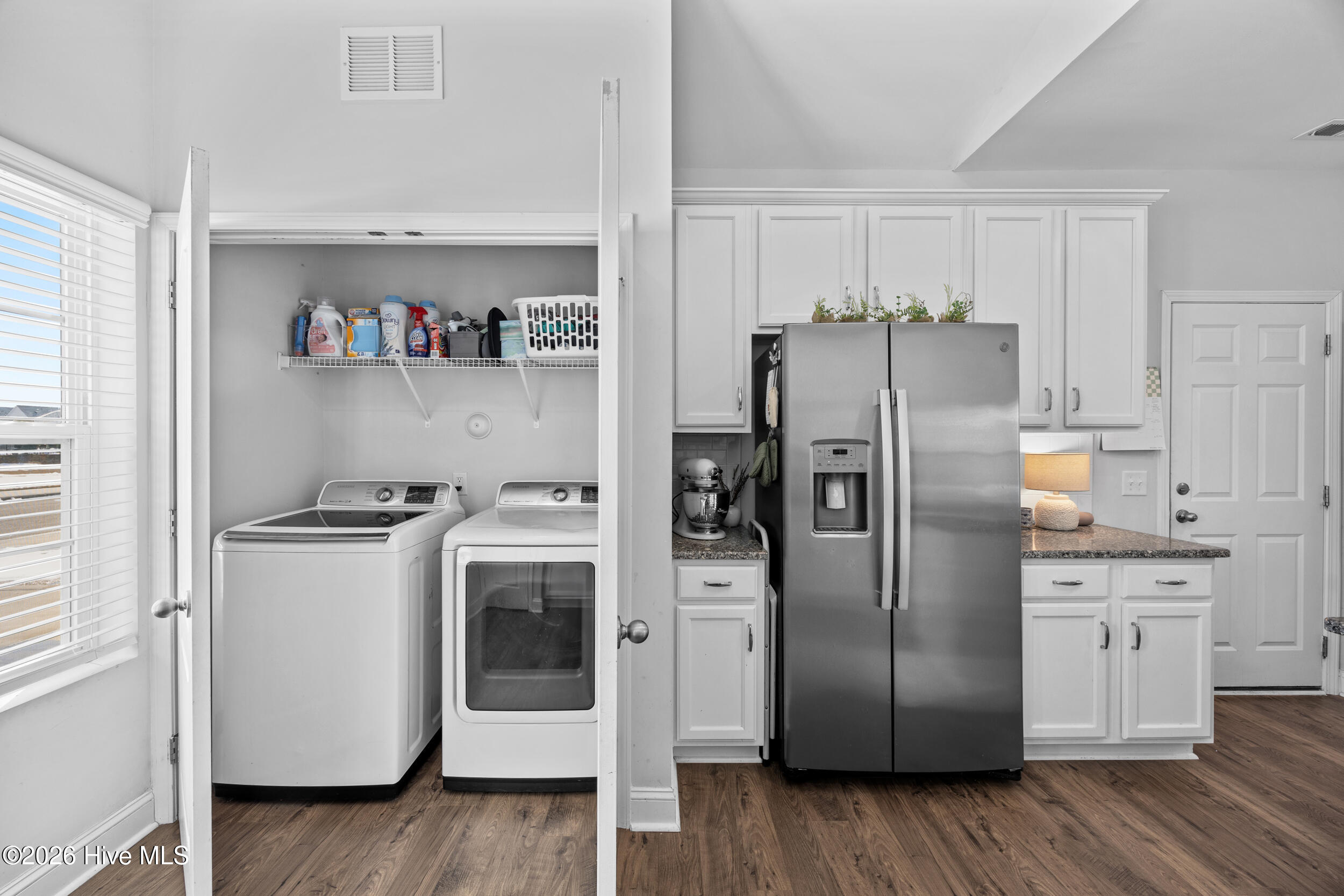 100555310 | Photo 18