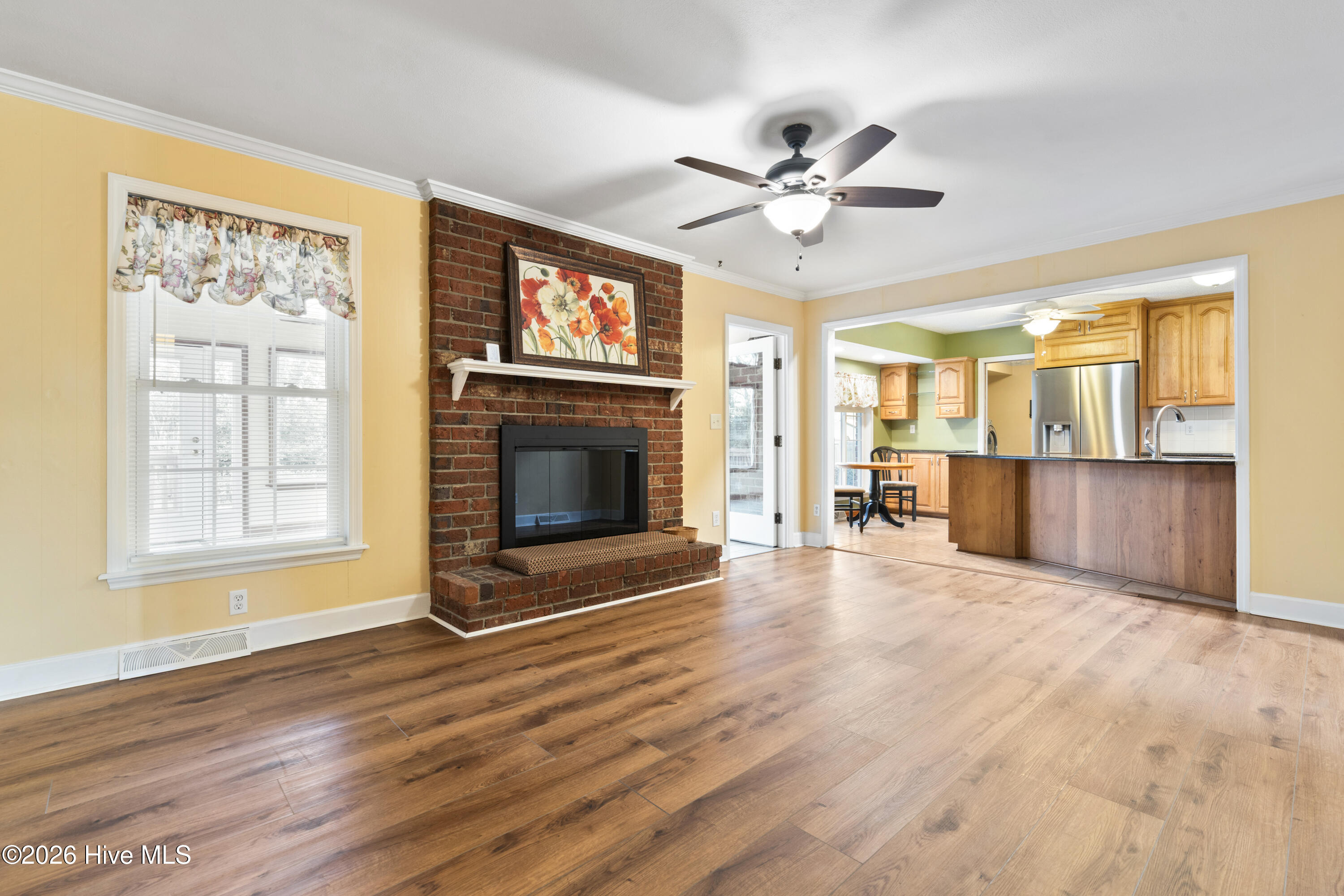 100549887 | Photo 30