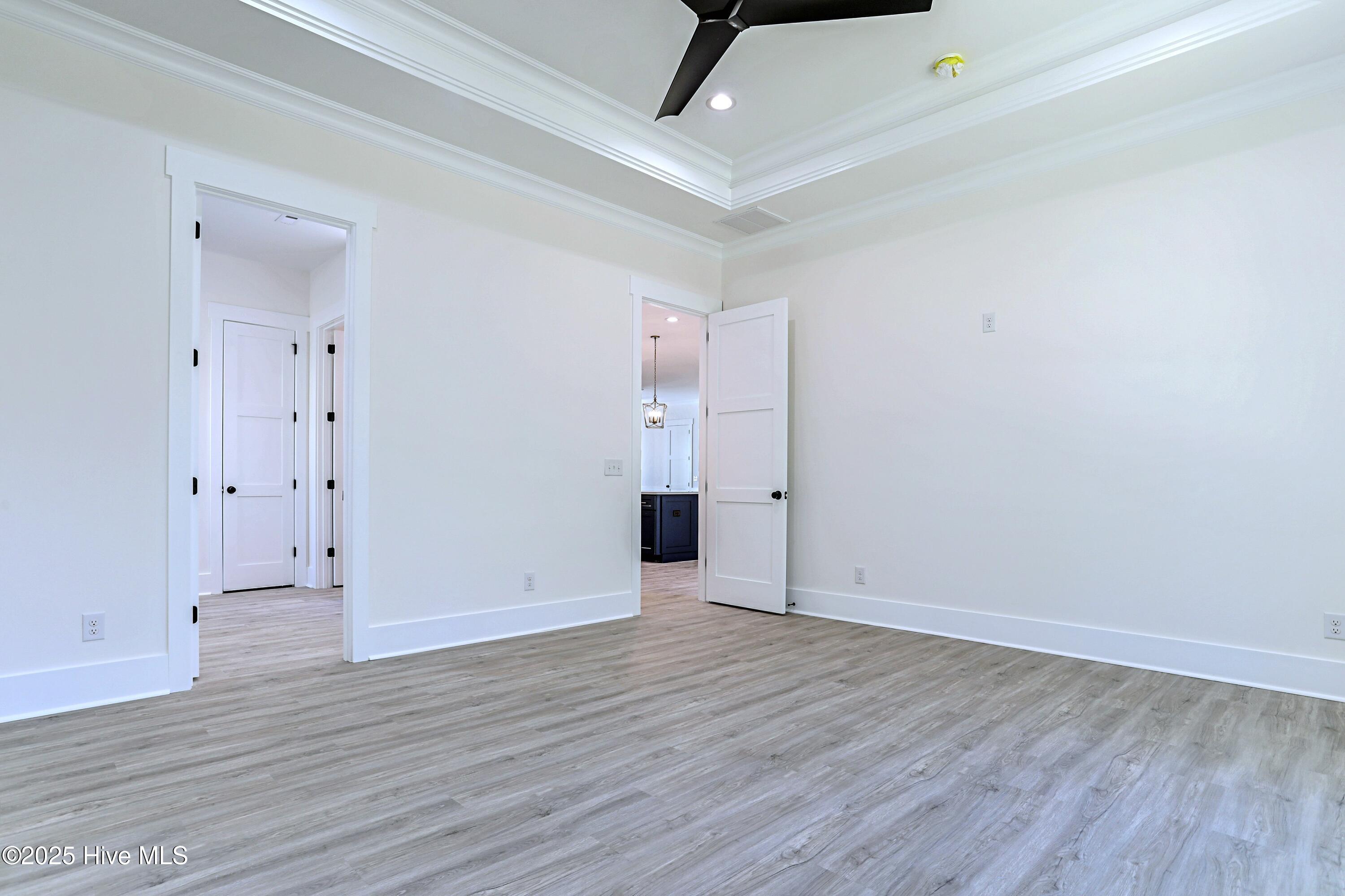 100535738 | Photo 34