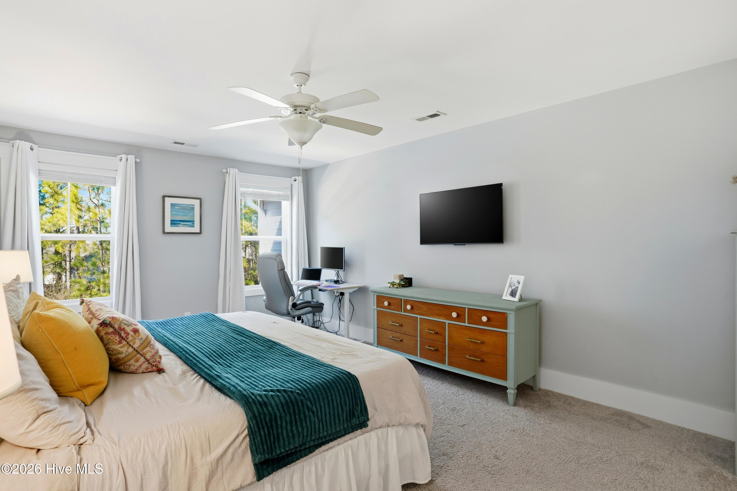 100555182 | Photo 16