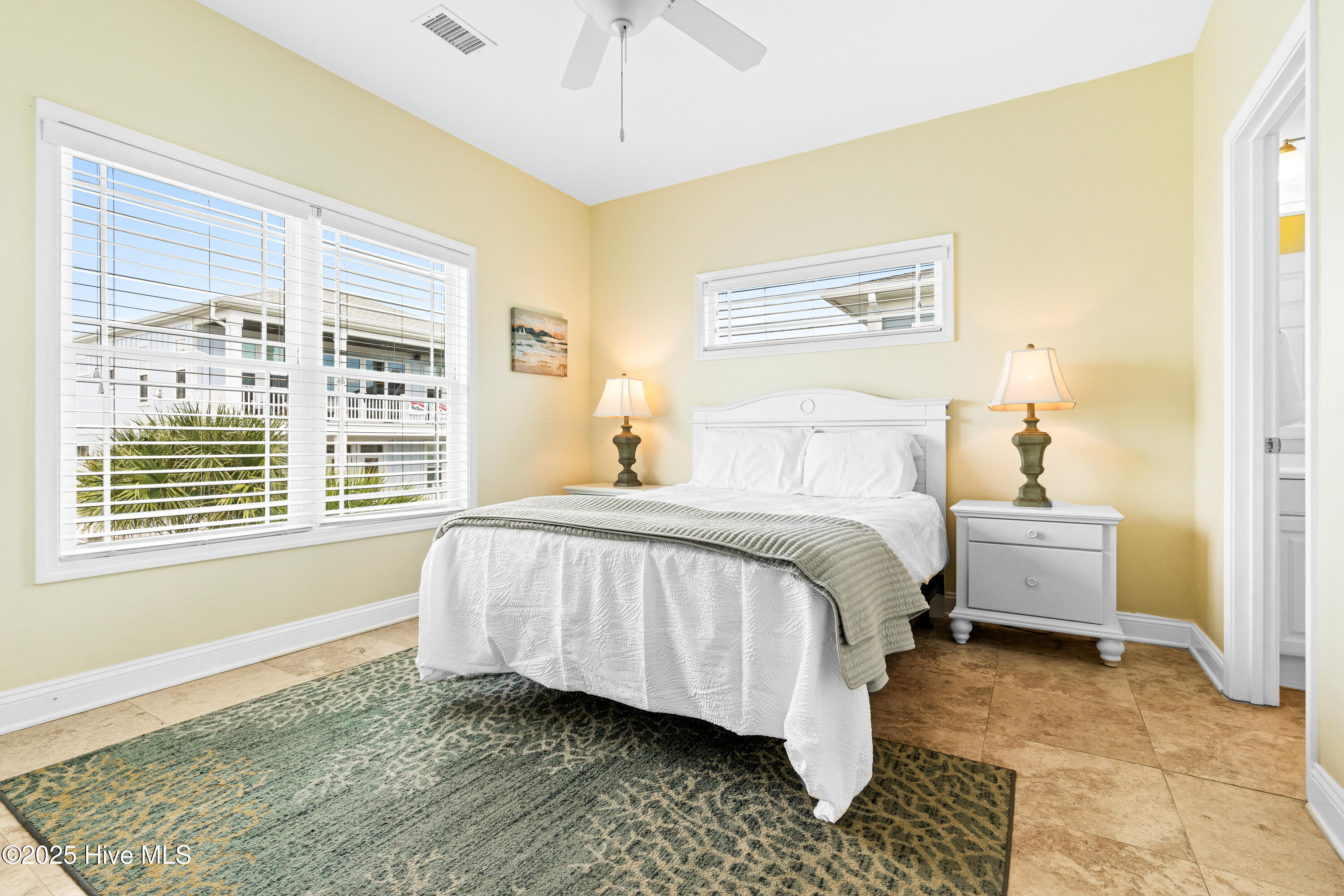 100530608 | Photo 44