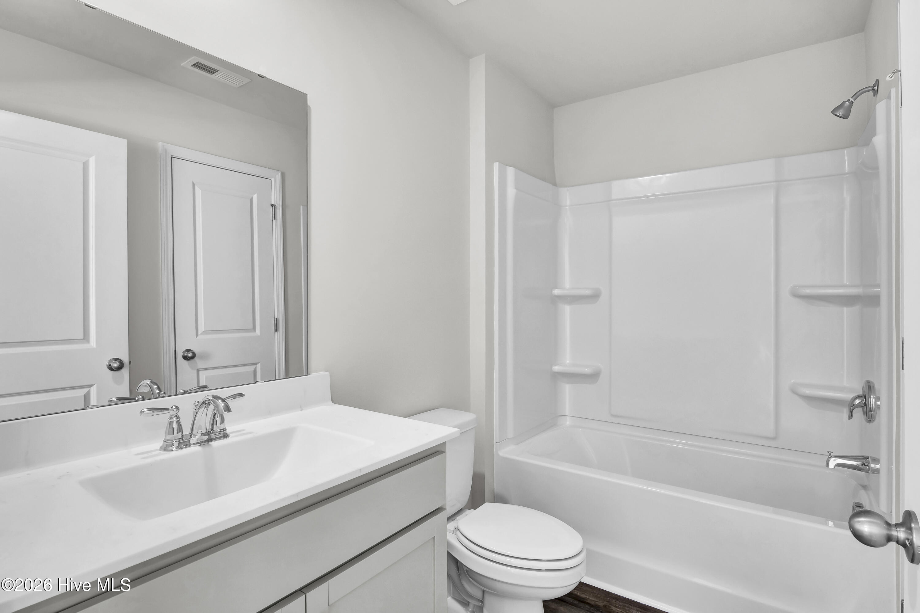 100569418 | Photo 26