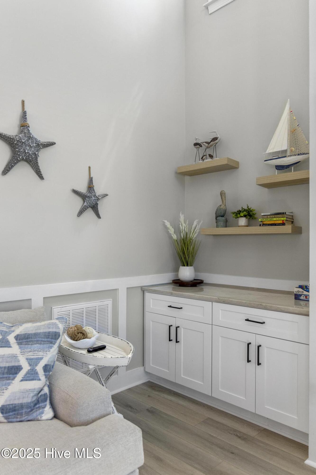 100498543 | Photo 81