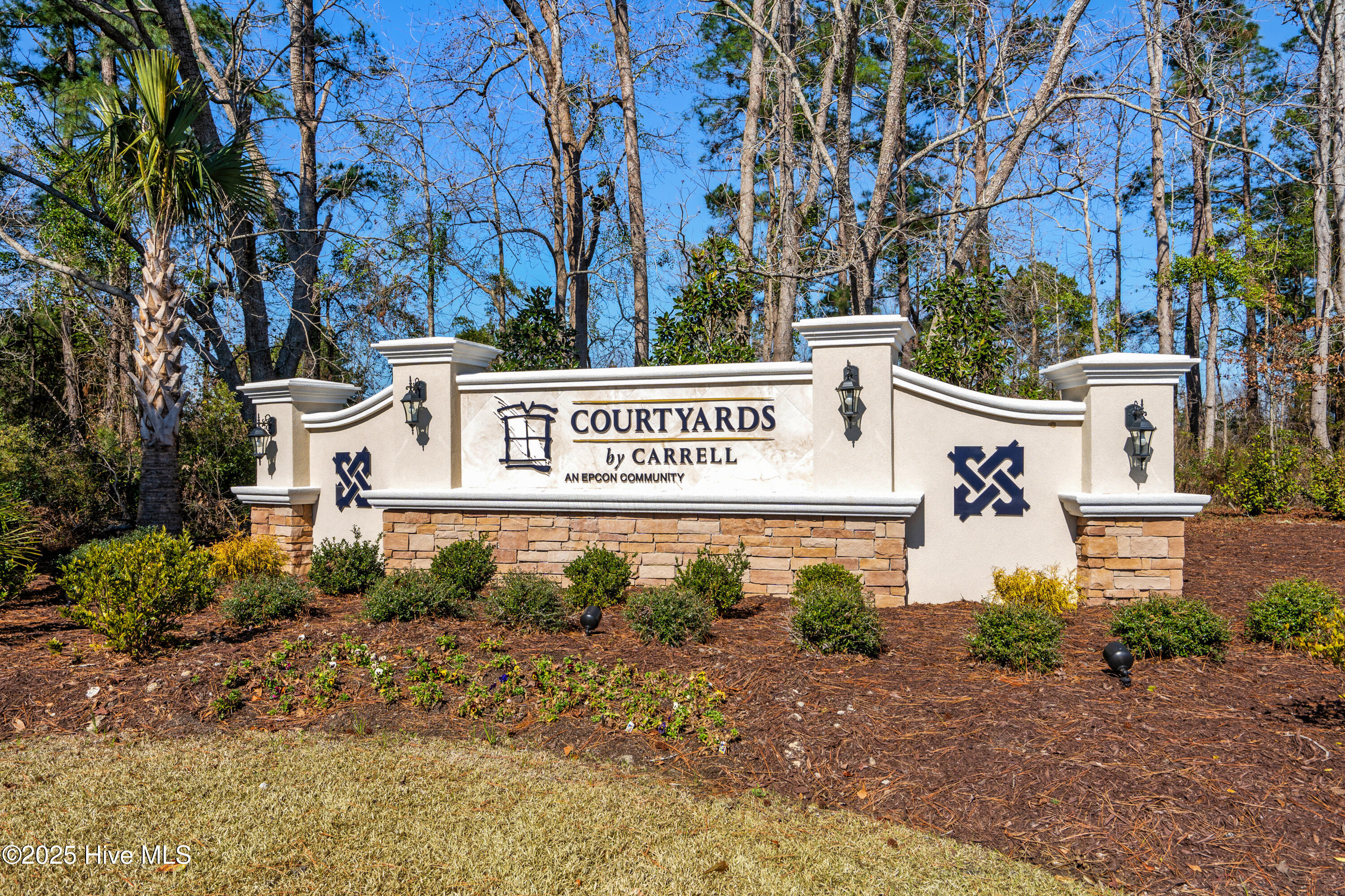 100549256 | Photo 36