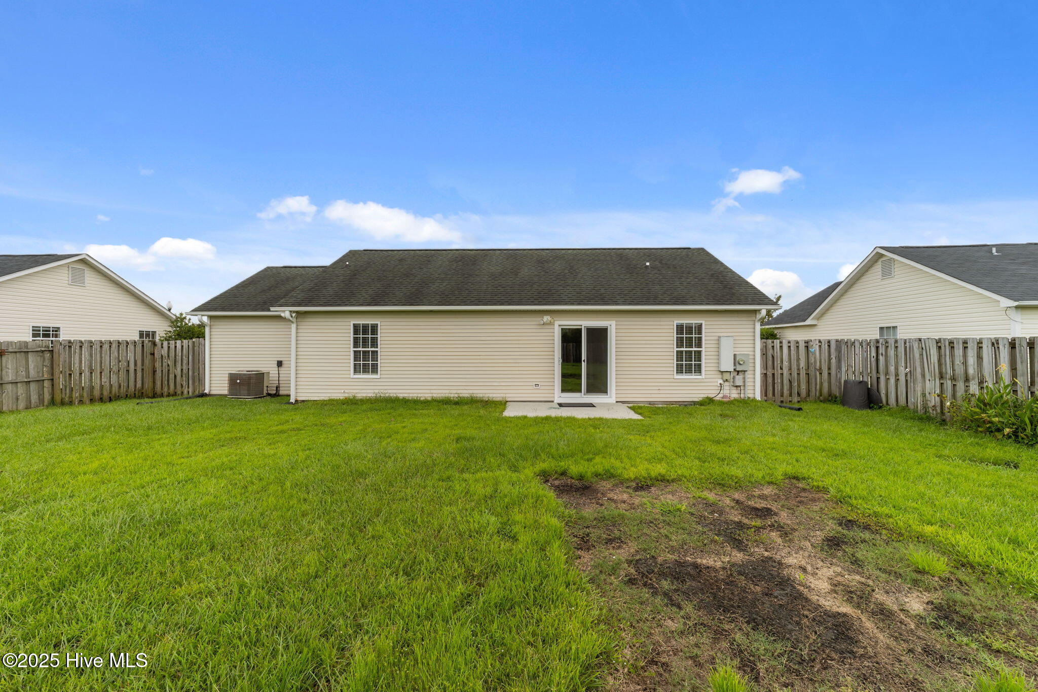 100540670 | Photo 24