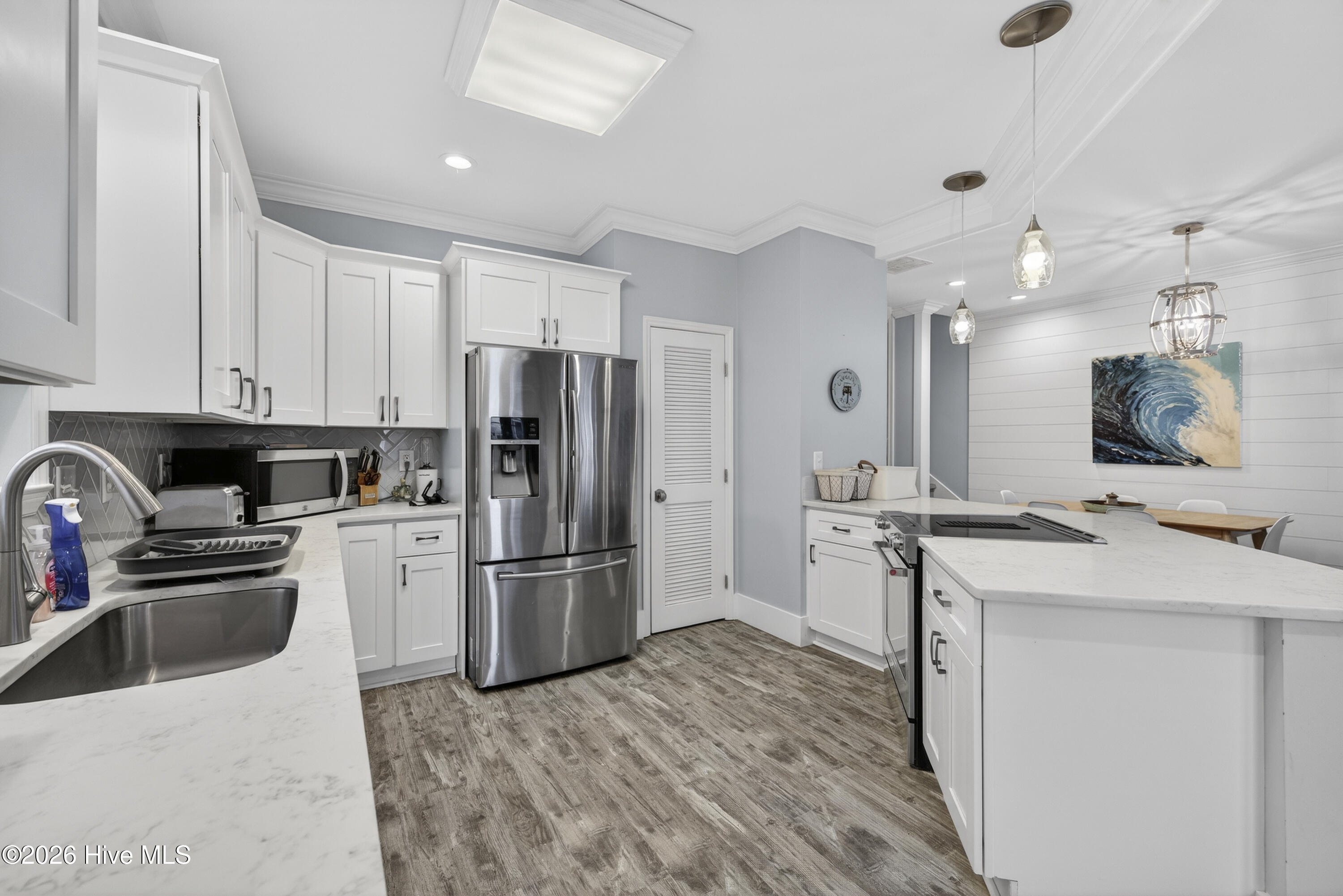 100561786 | Photo 39