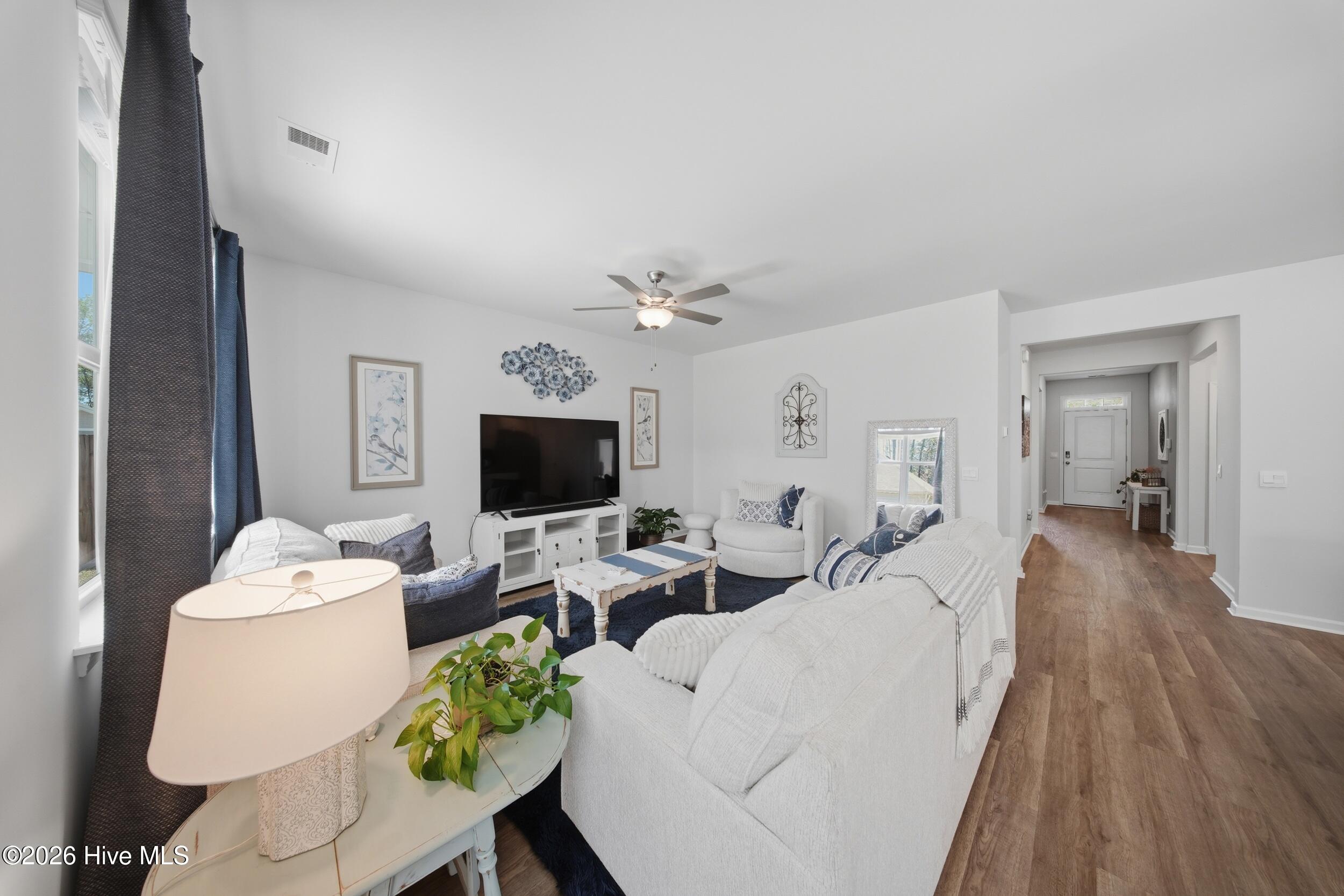 100565594 | Photo 17