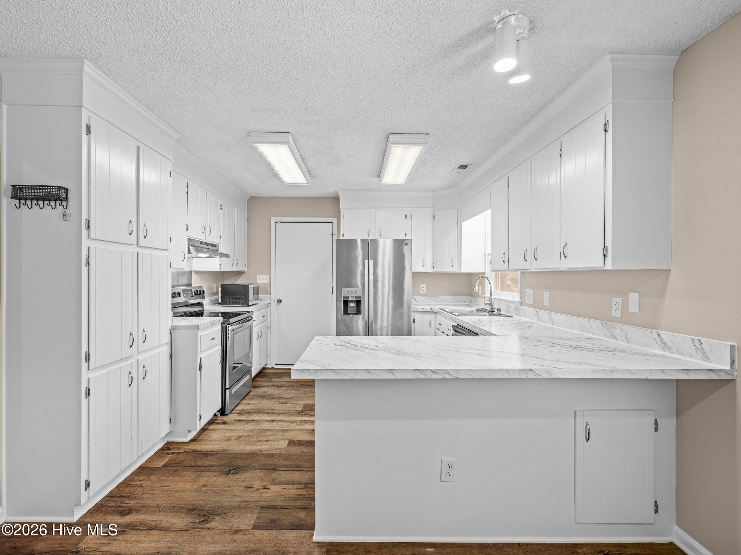 100564987 | Photo 15