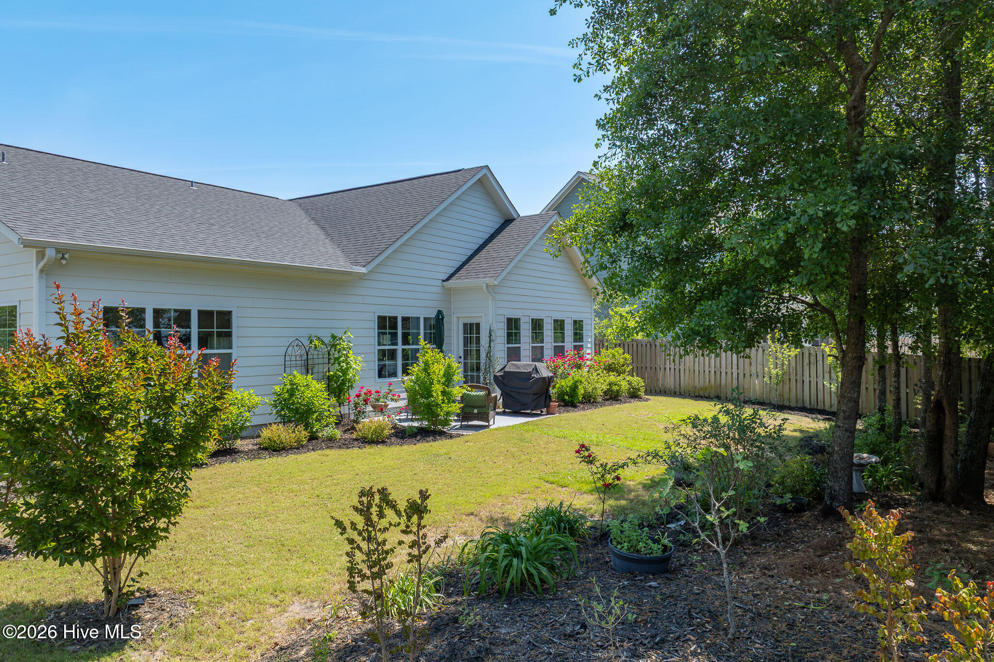 100569599 | Photo 32