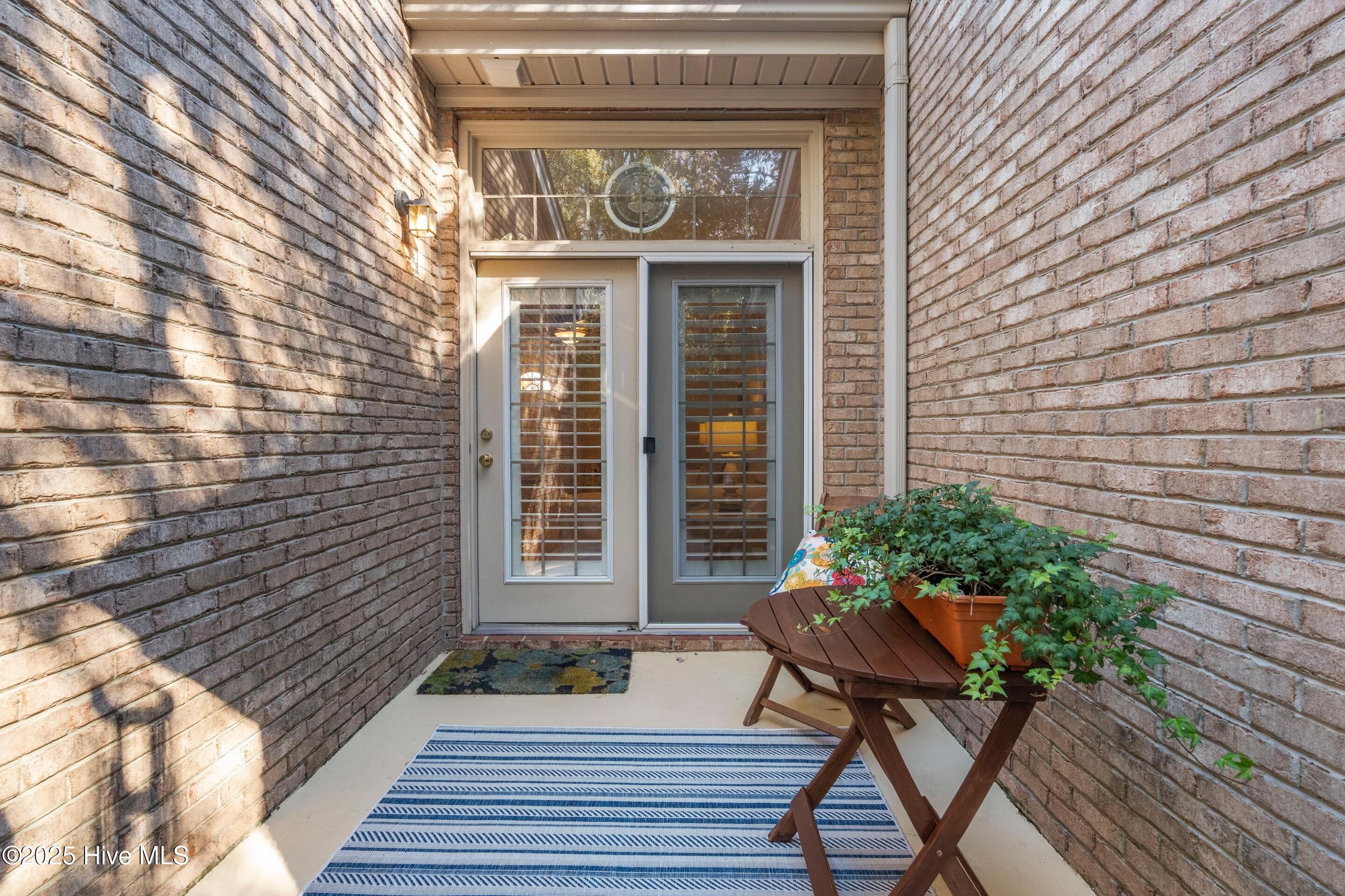 100540671 | Photo 31