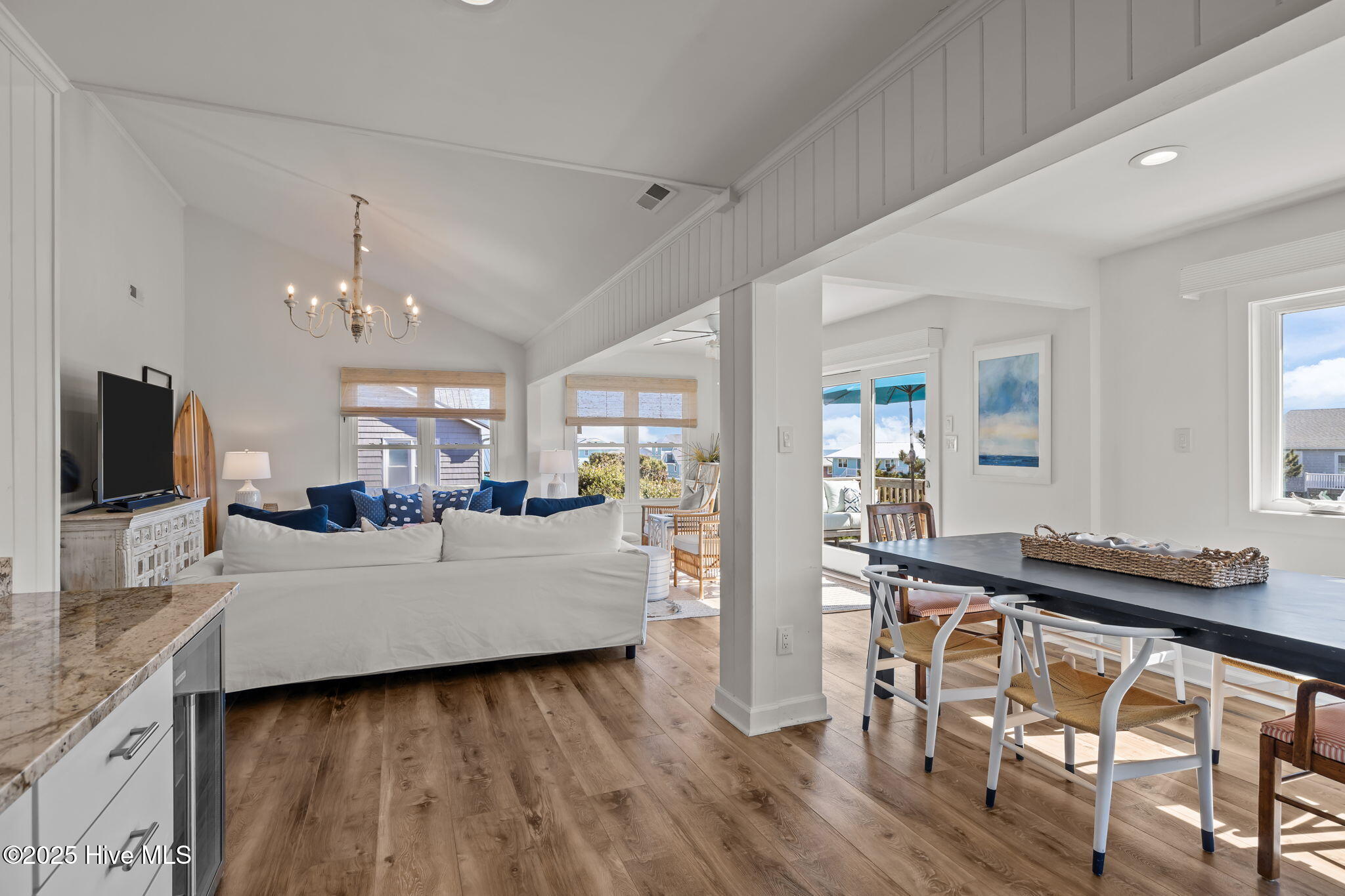 100536314 | Photo 14