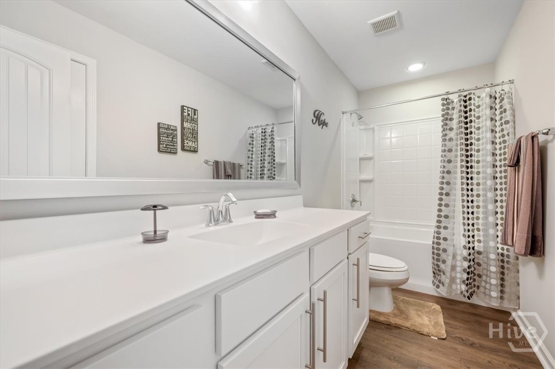 Guest Bathroom upstairs