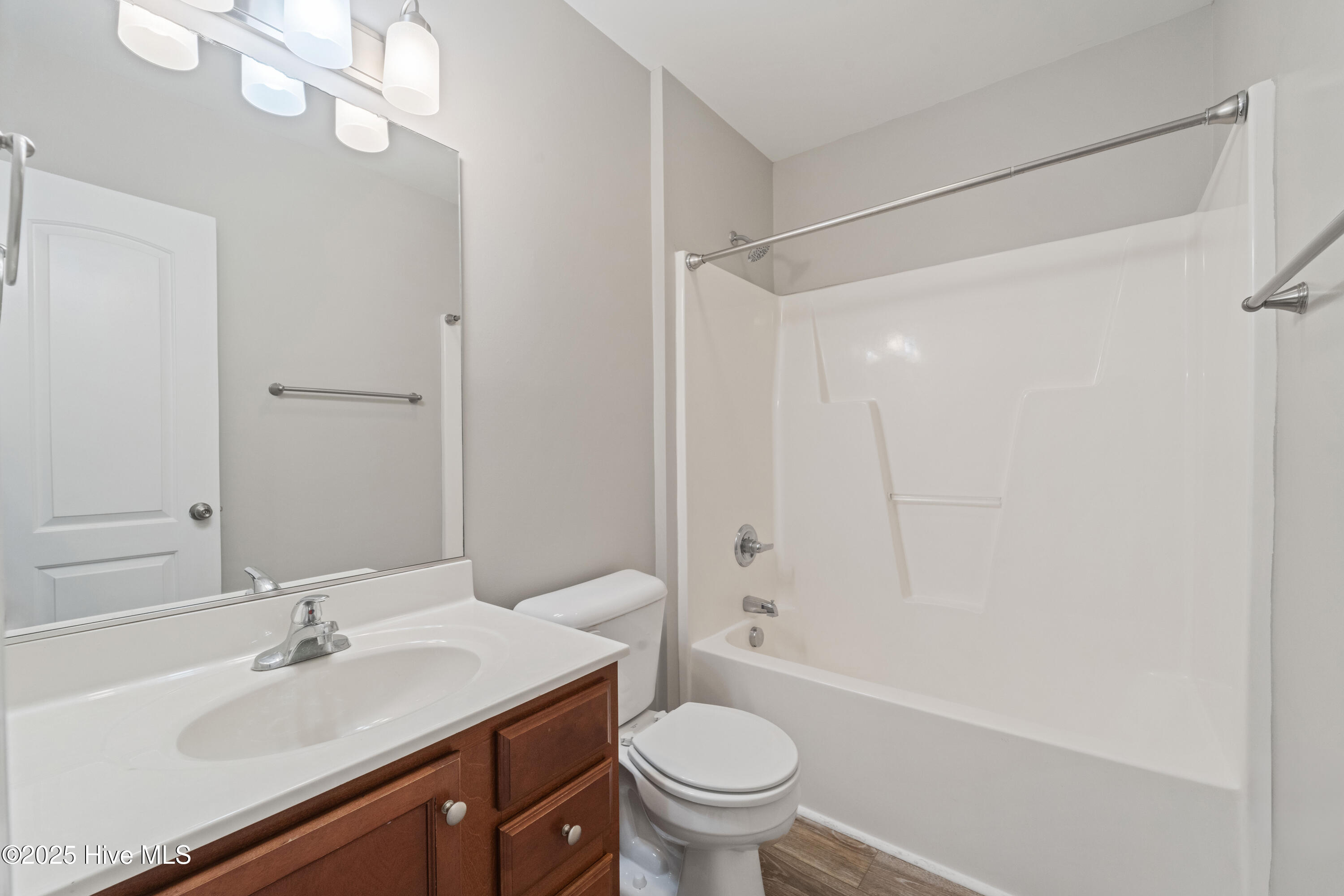 100558334 | Photo 11