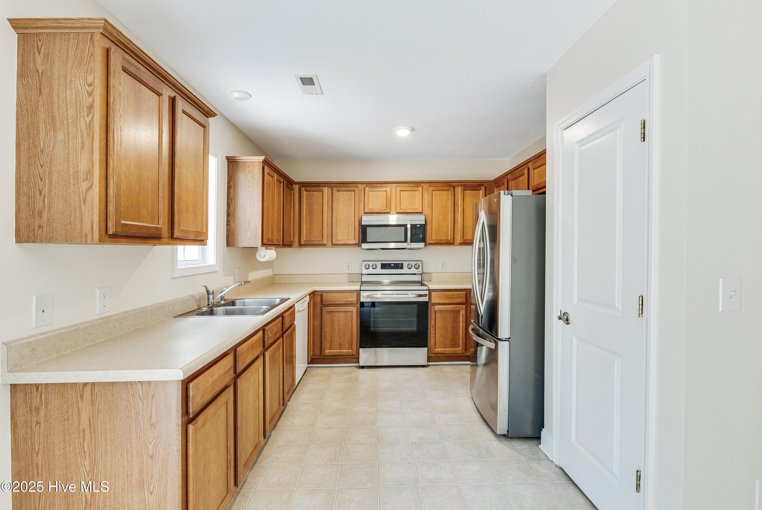 100505553 | Photo 11