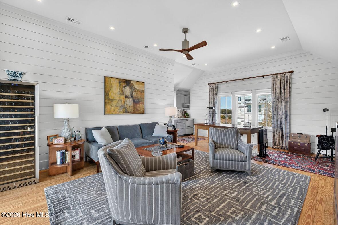 100557560 | Photo 51