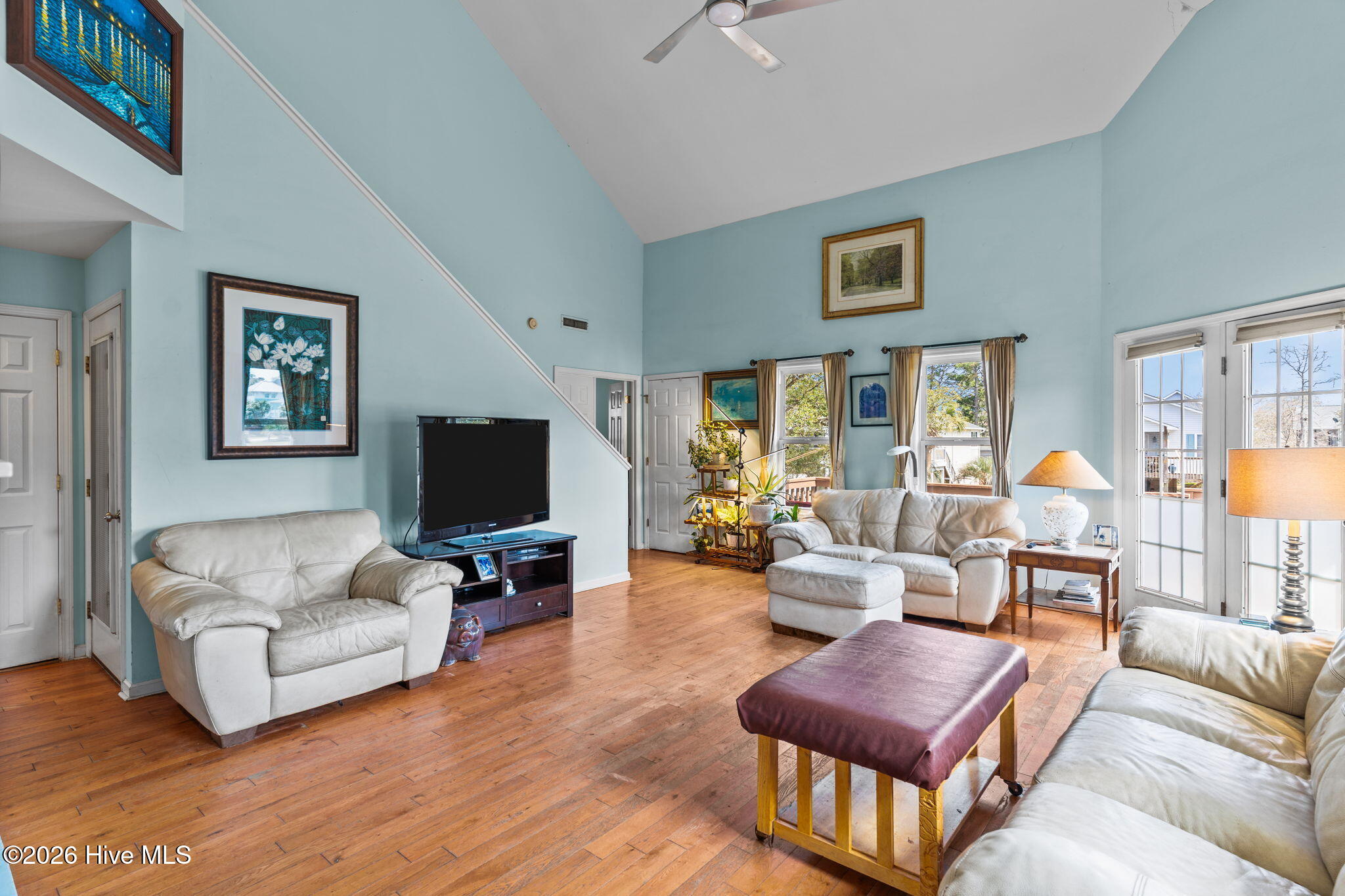 100564458 | Photo 15