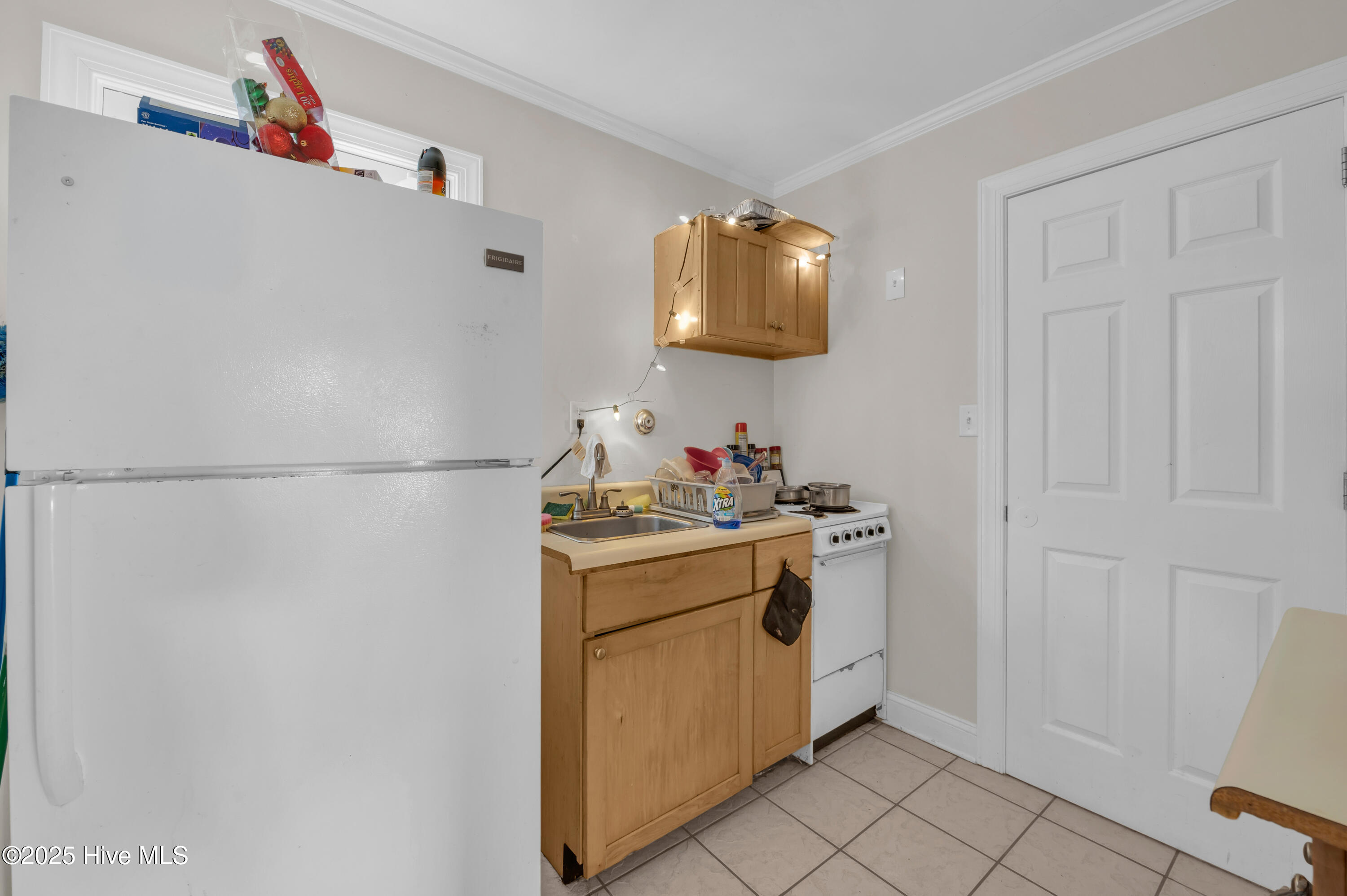 100567003 | Photo 40