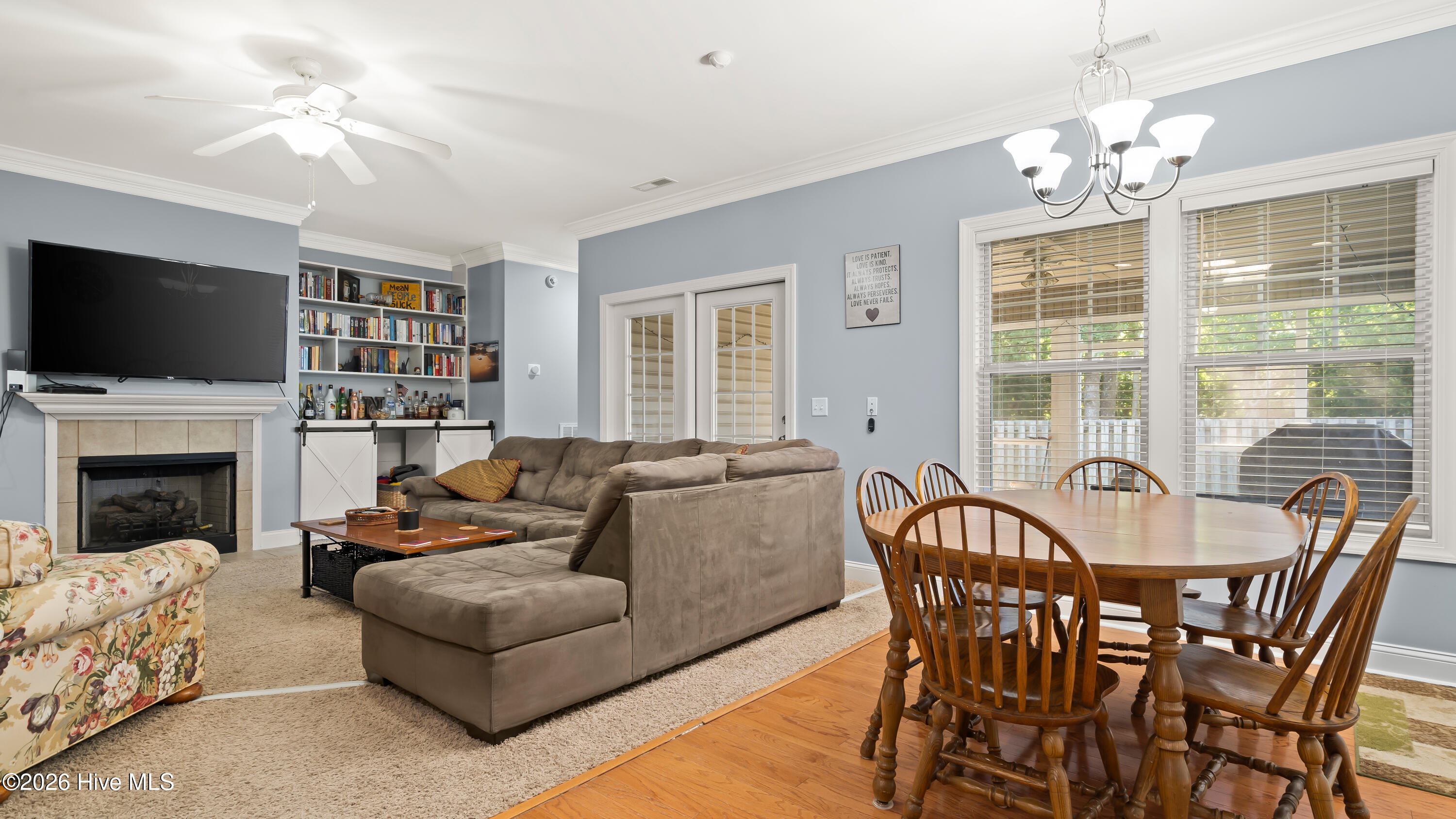 100566448 | Photo 11