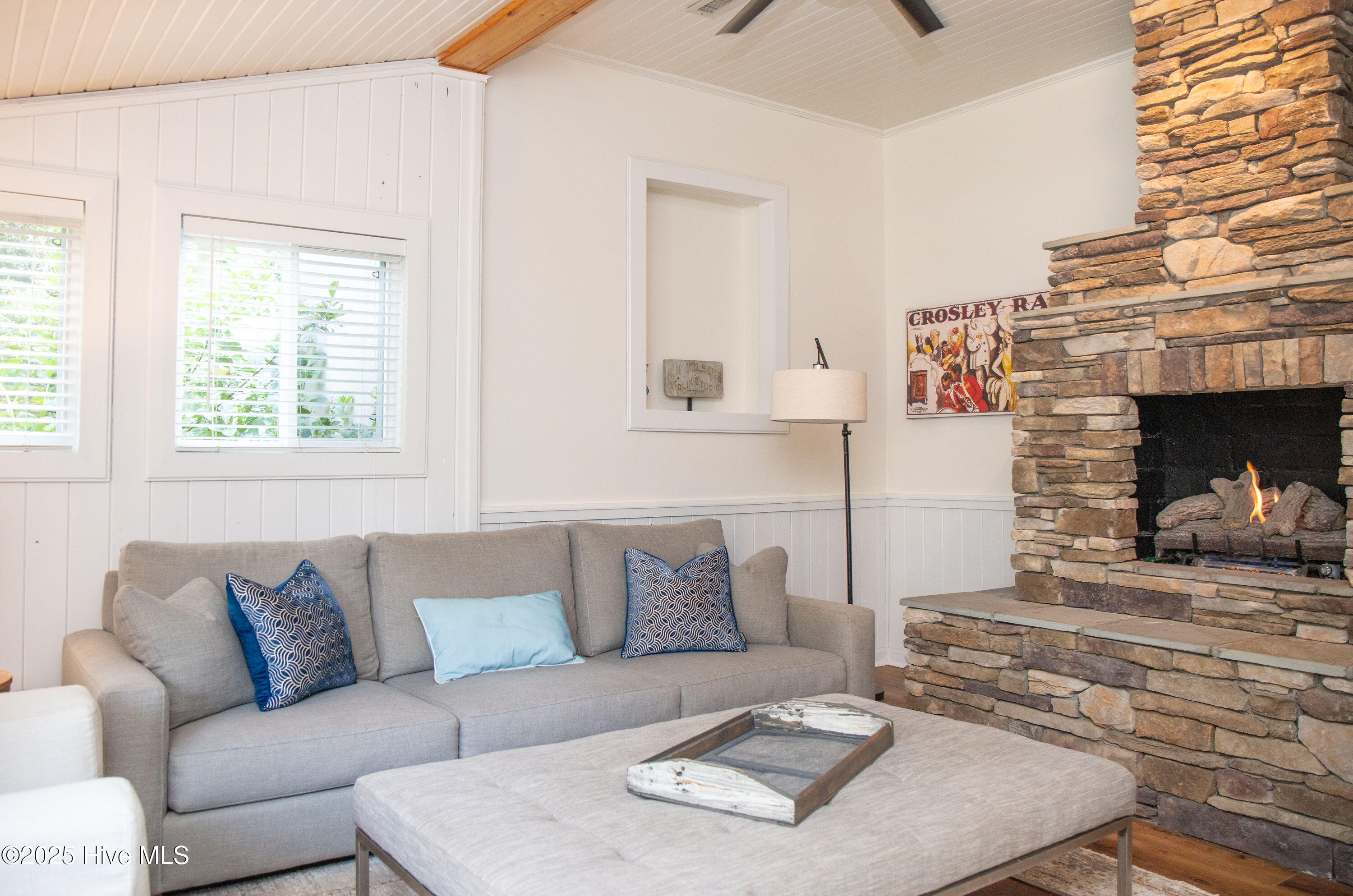 100541025 | Photo 49