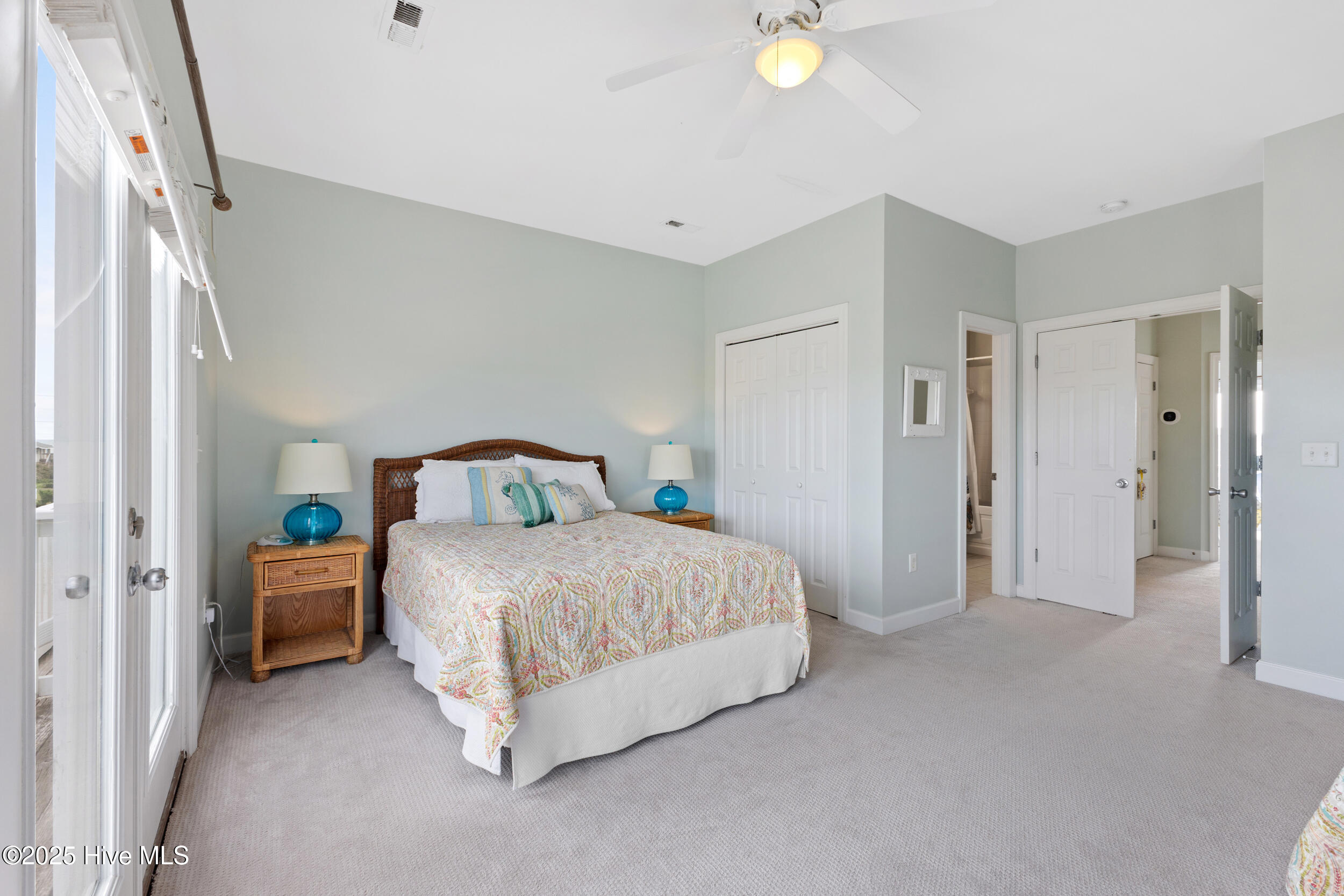 100534719 | Photo 31