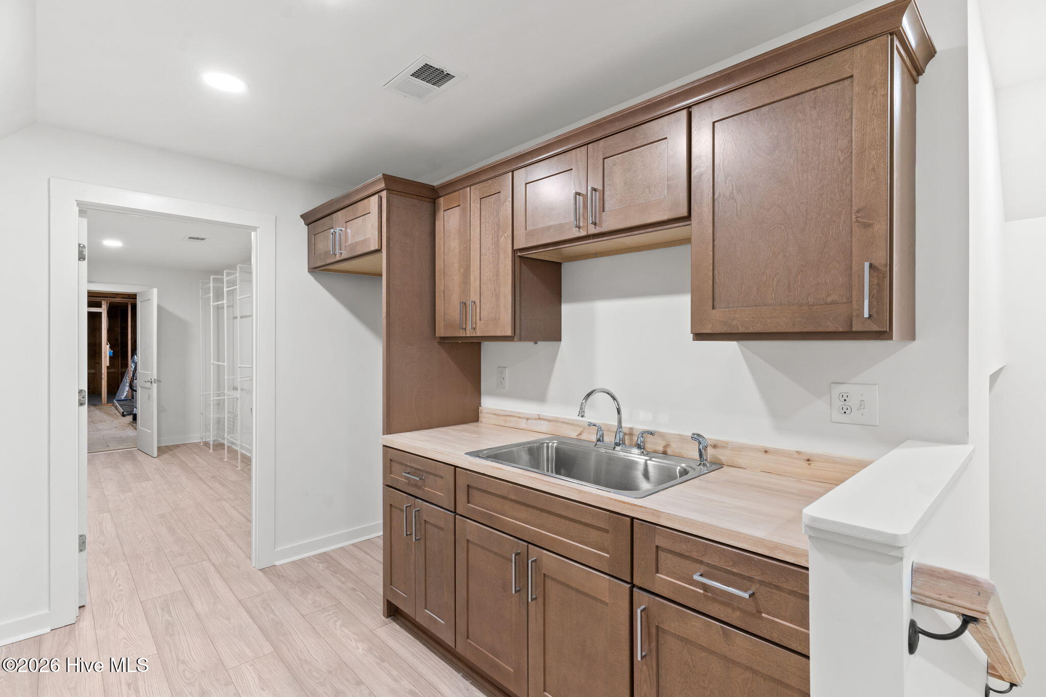 100559220 | Photo 43