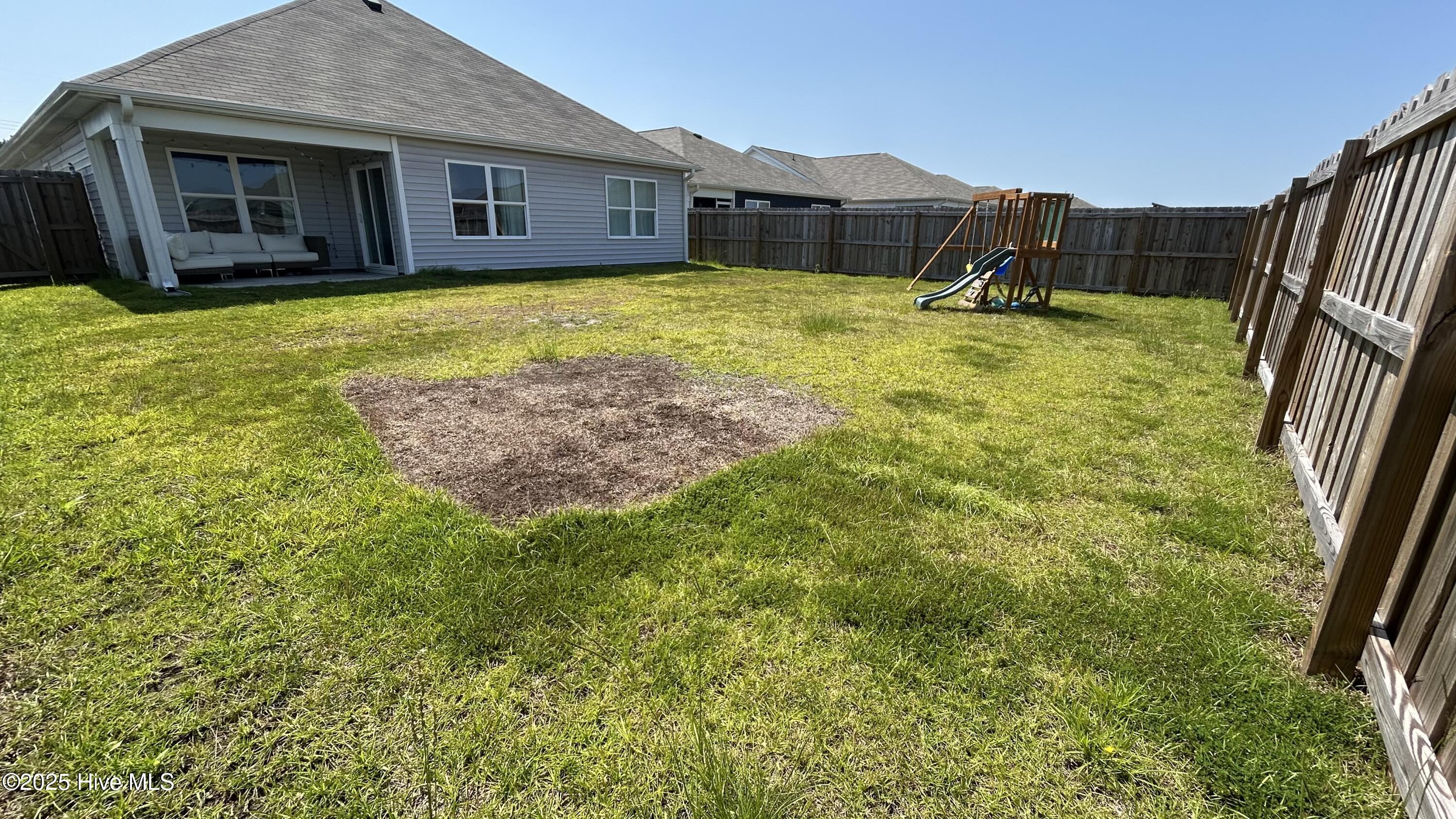 100561165 | Photo 23