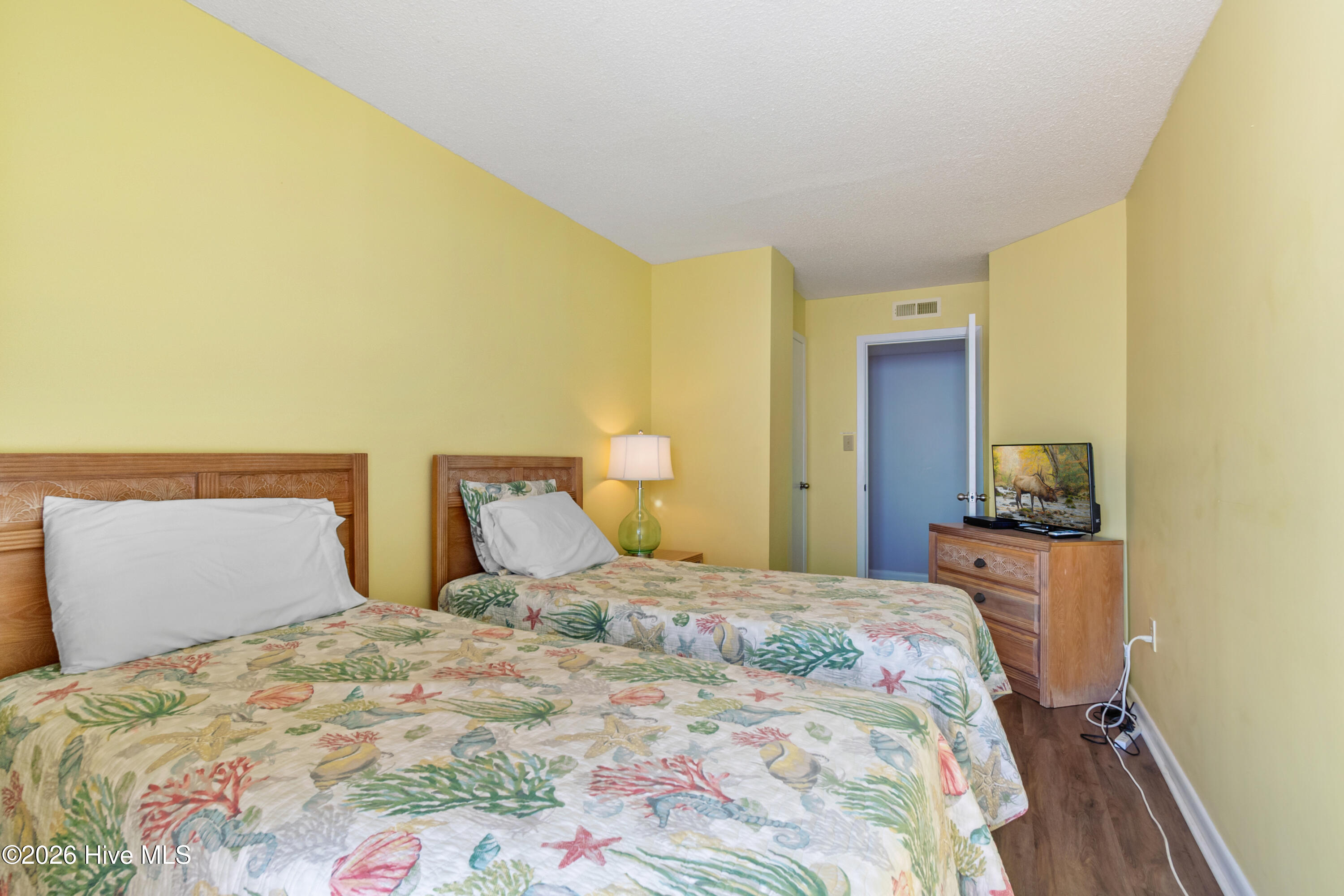 100567580 | Photo 12