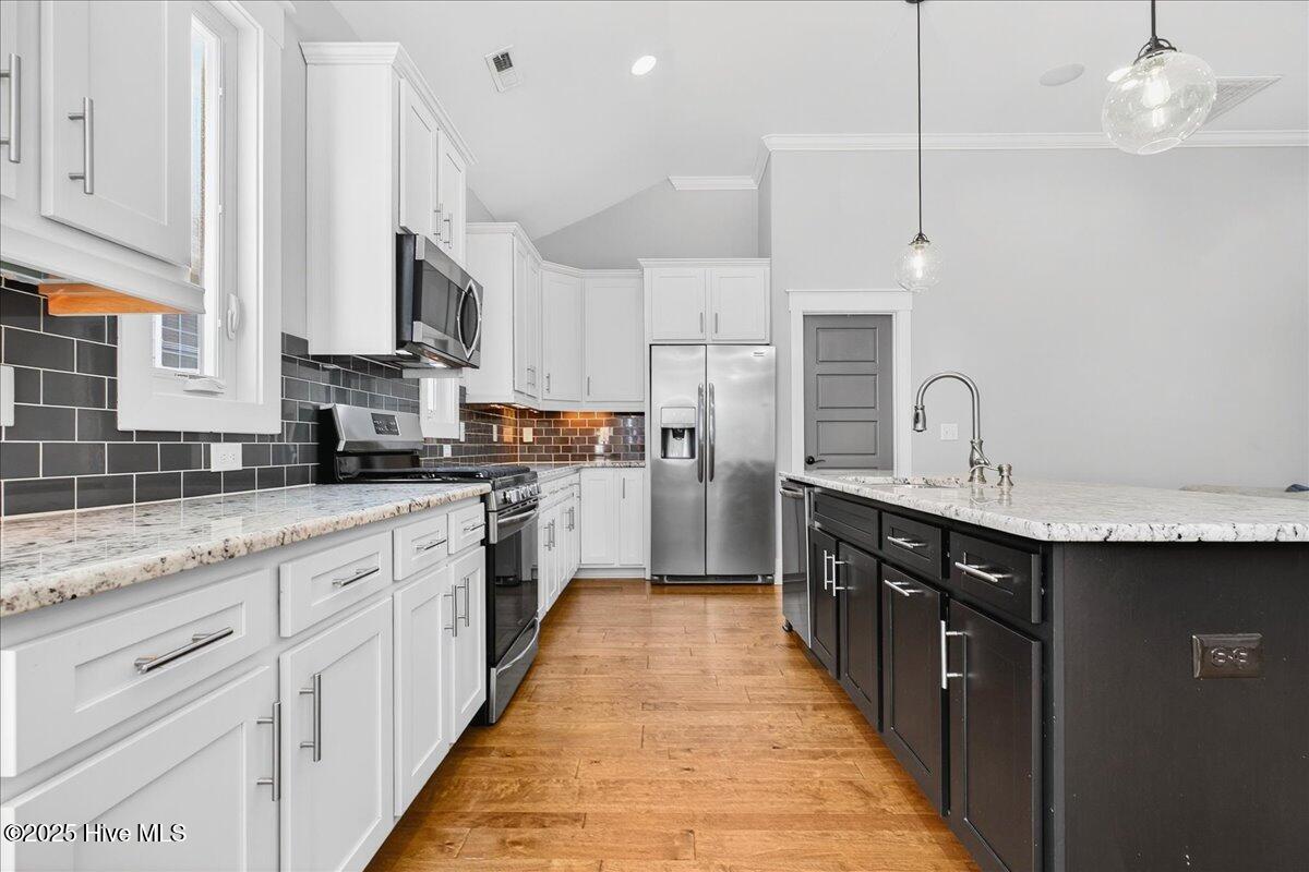 100541370 | Photo 22